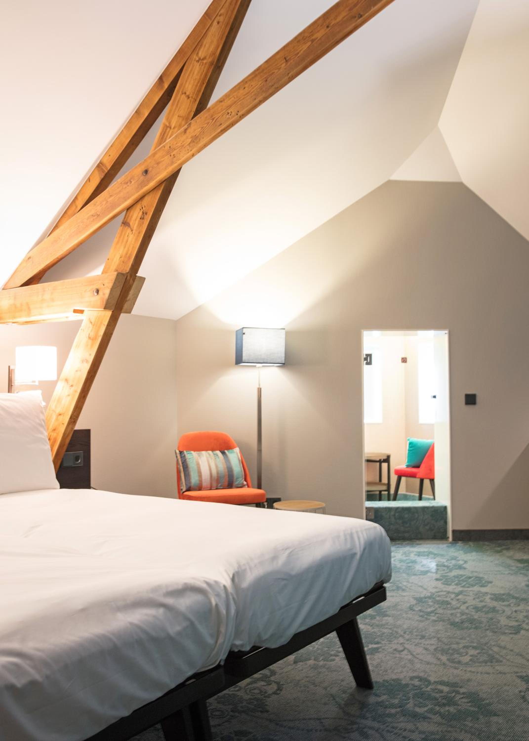 Deluxe Junior Suite photo 3