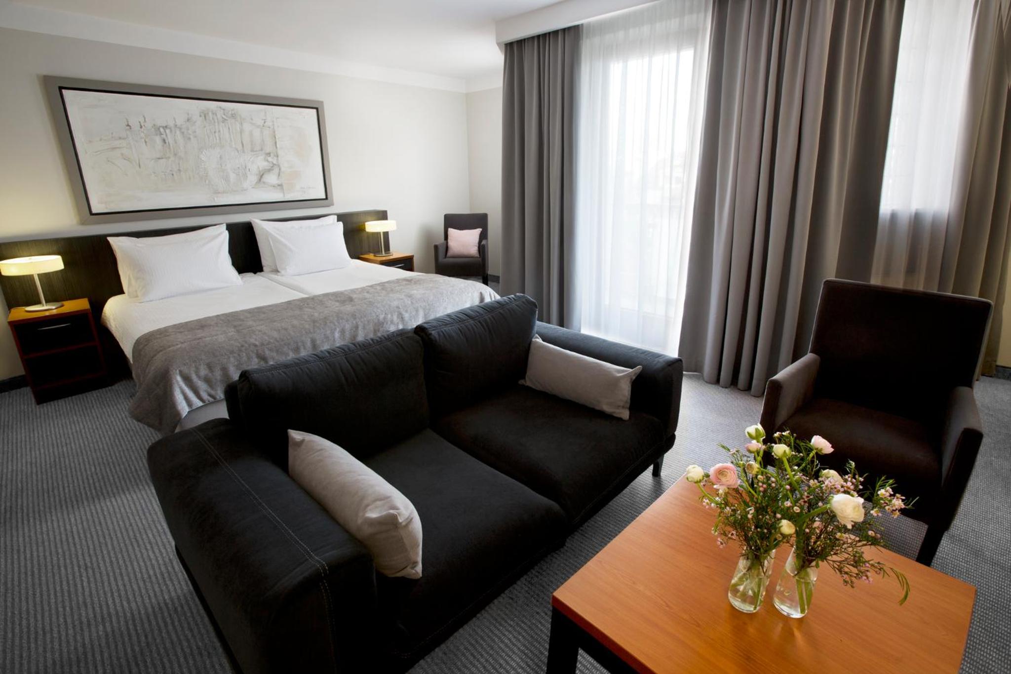 Double or Twin Room - Photo 2