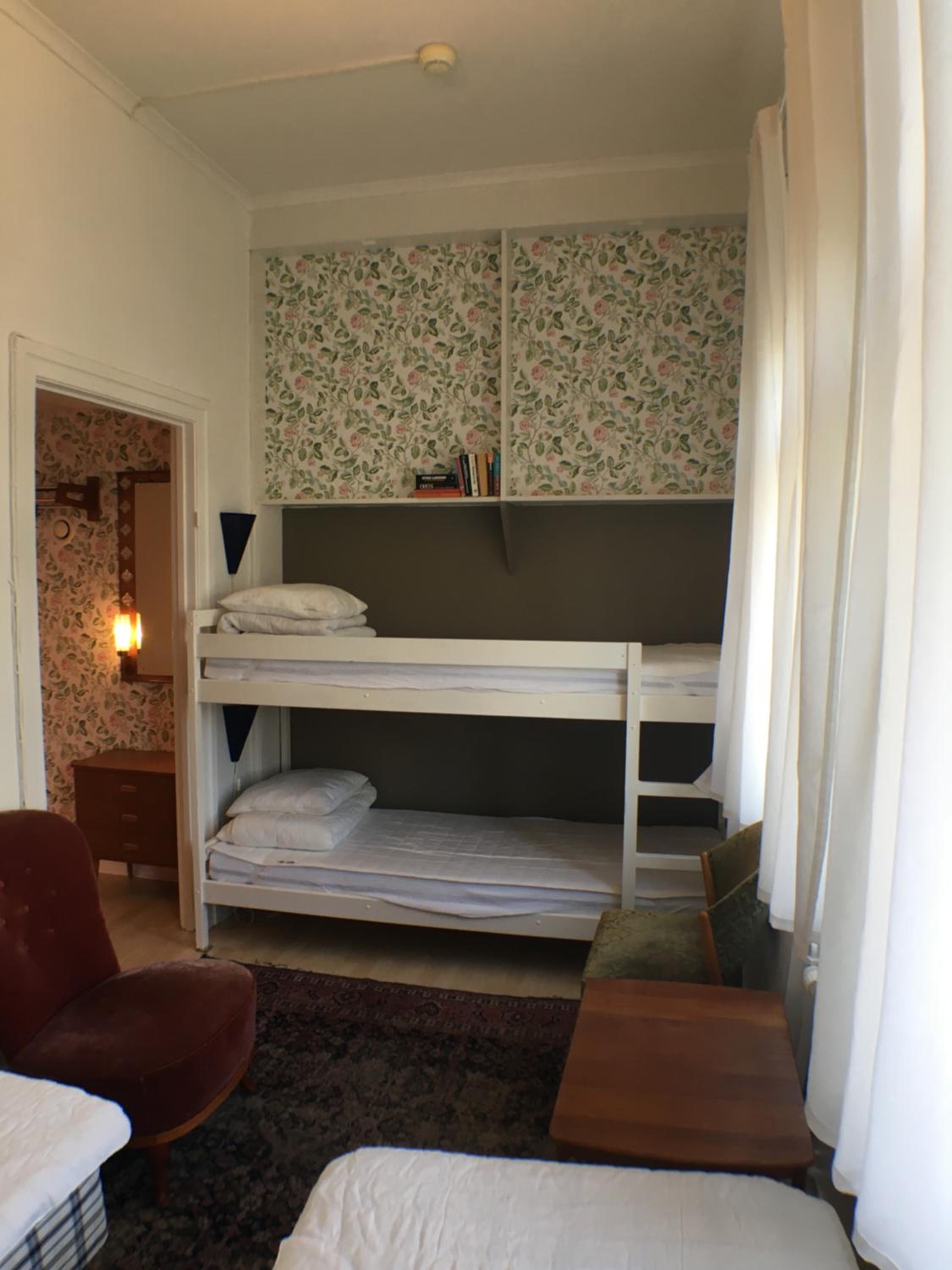 Quadruple Room with Shared Bathroom photo 3