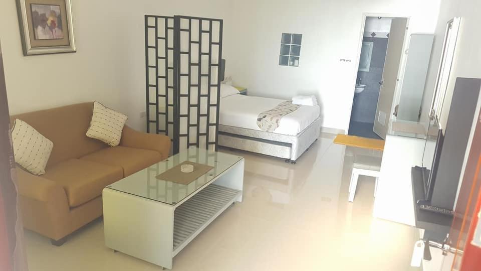 Deluxe Double Room (2 Adults + 1 Child) - Photo 9
