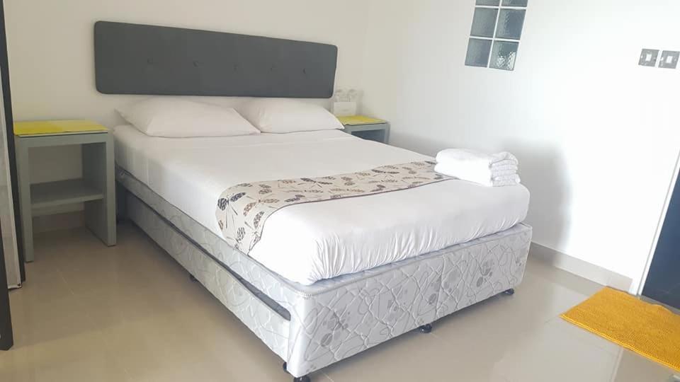 Deluxe Double Room (2 Adults + 1 Child) - Photo 8