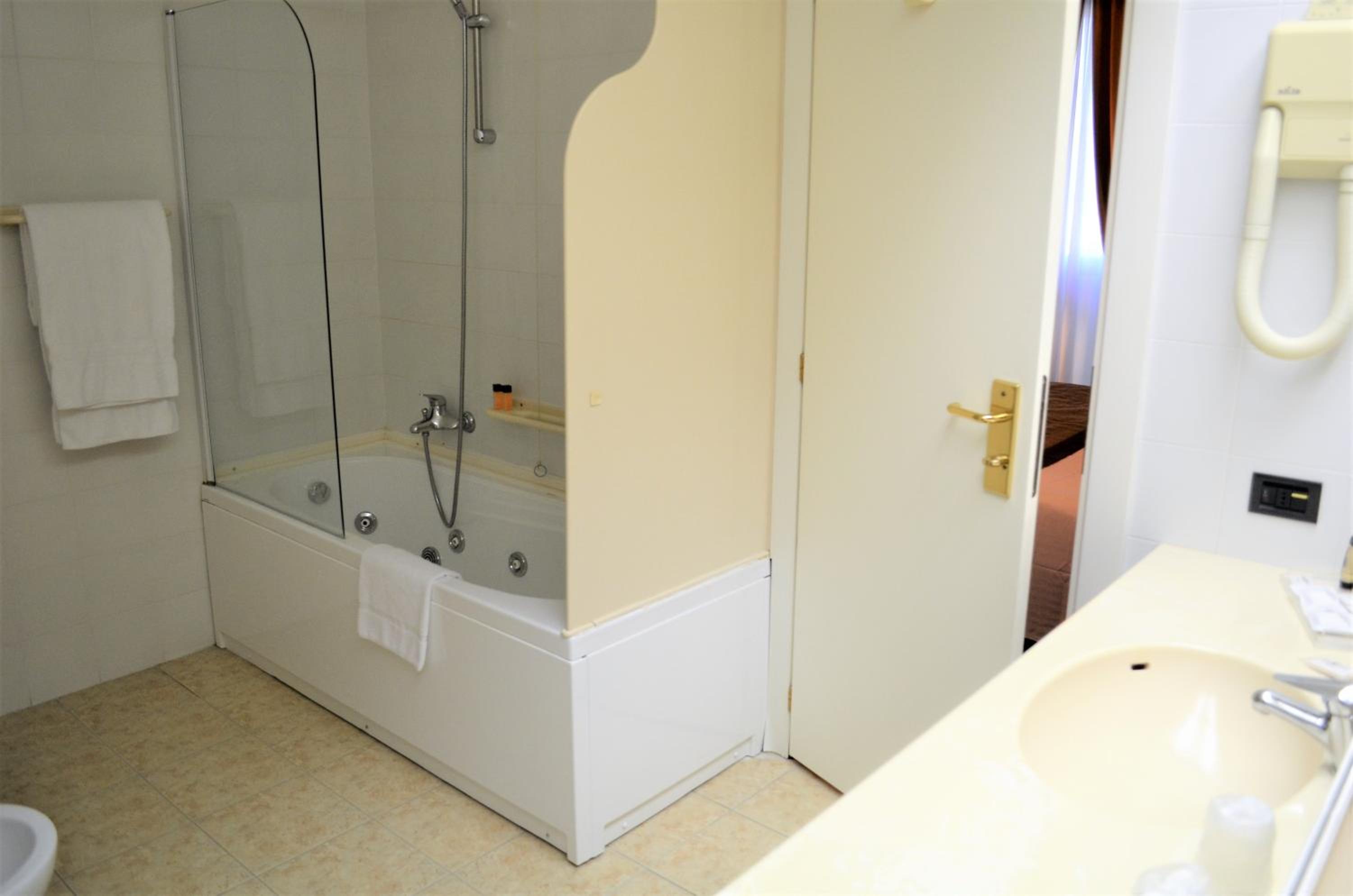 King Room Suite - Photo 18