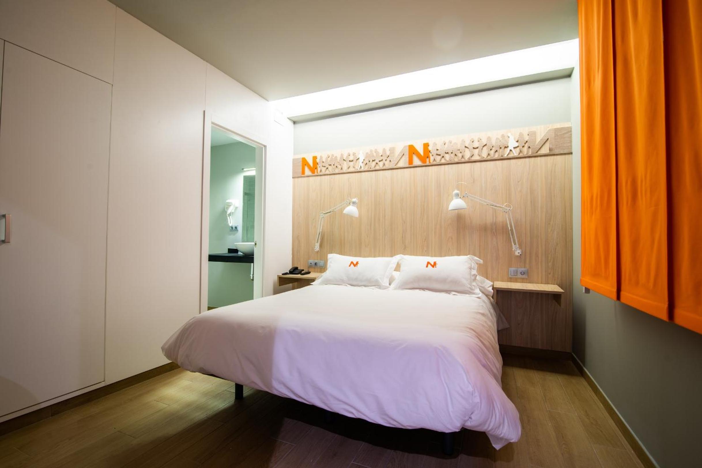 Deluxe Queen Room - Photo 1