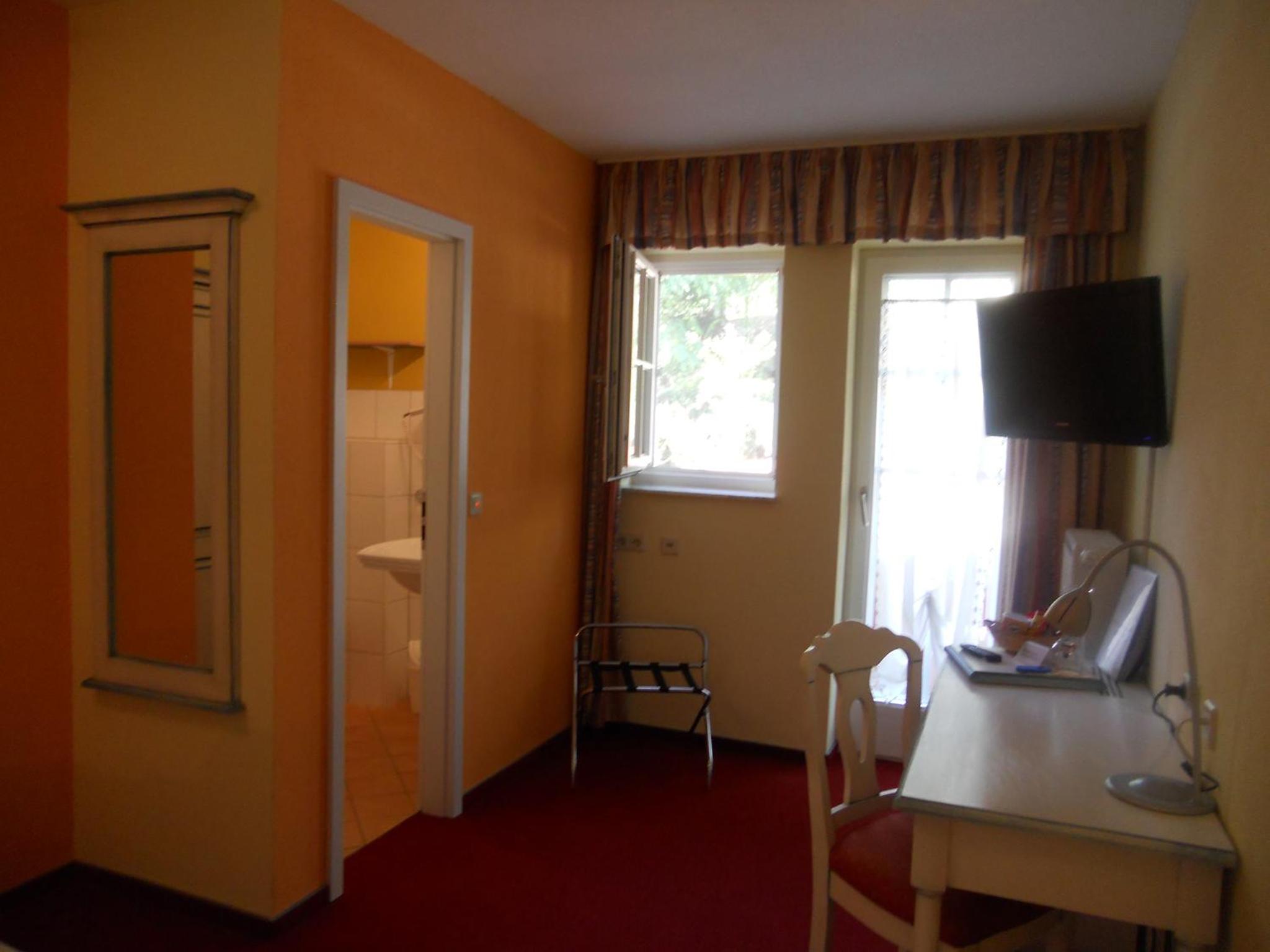 Double Room - Photo 2