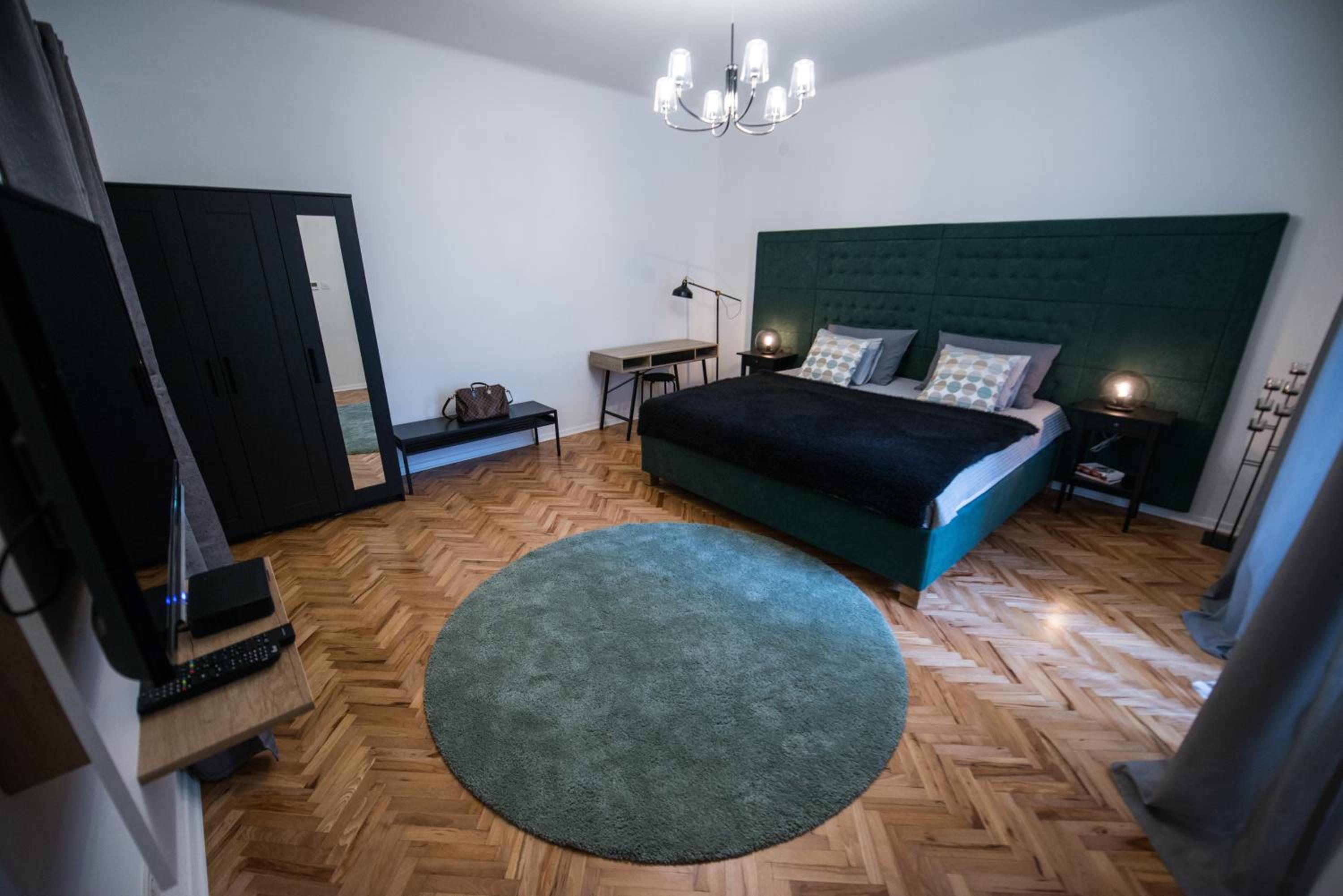 Deluxe Apartment