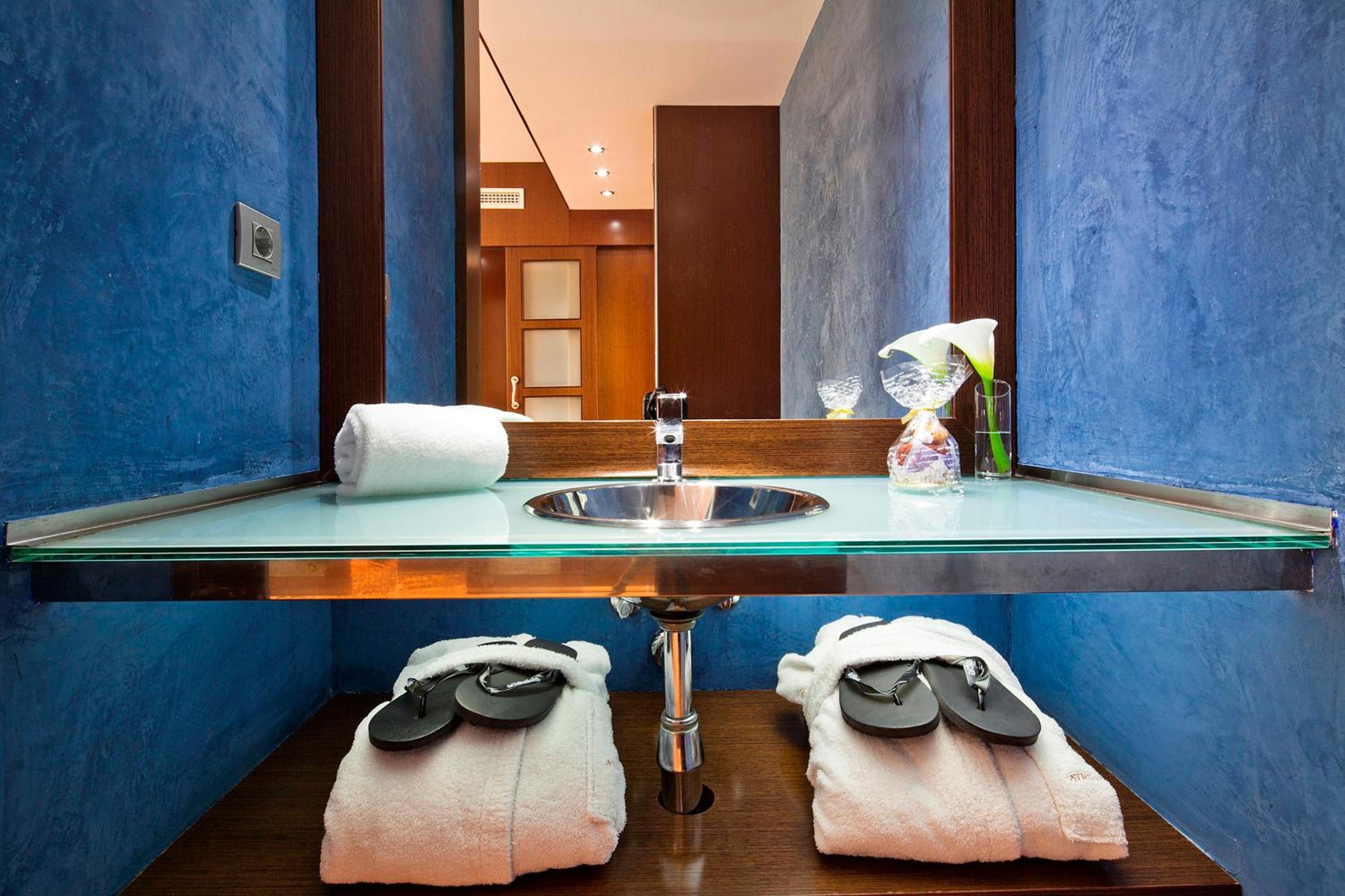 Triple Room (3 Adults) photo 2