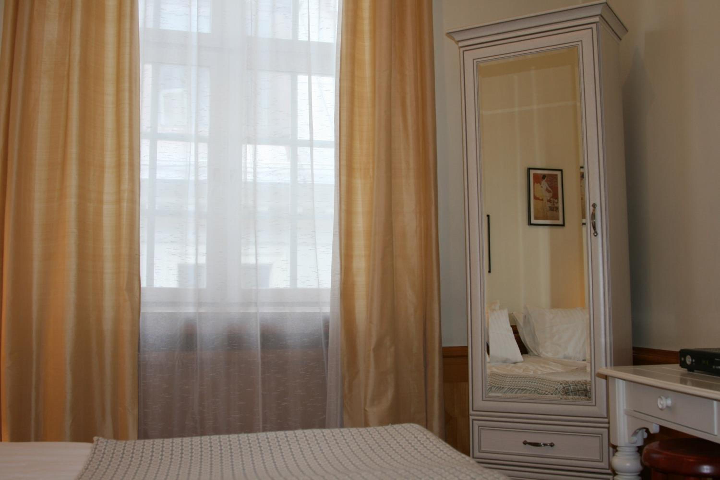 Economy Double Room - Photo 8