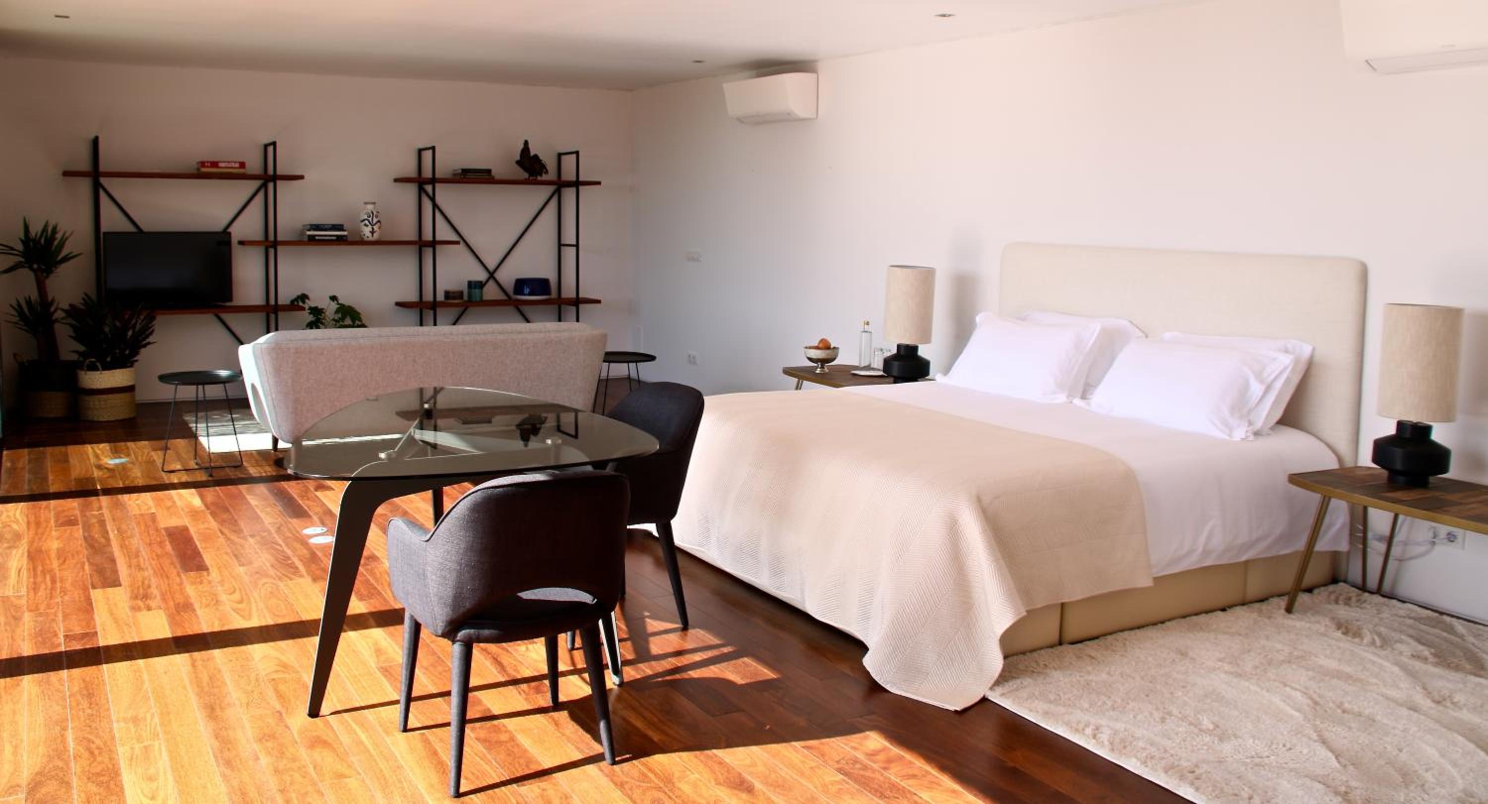 Panoramic Suite with Terrace