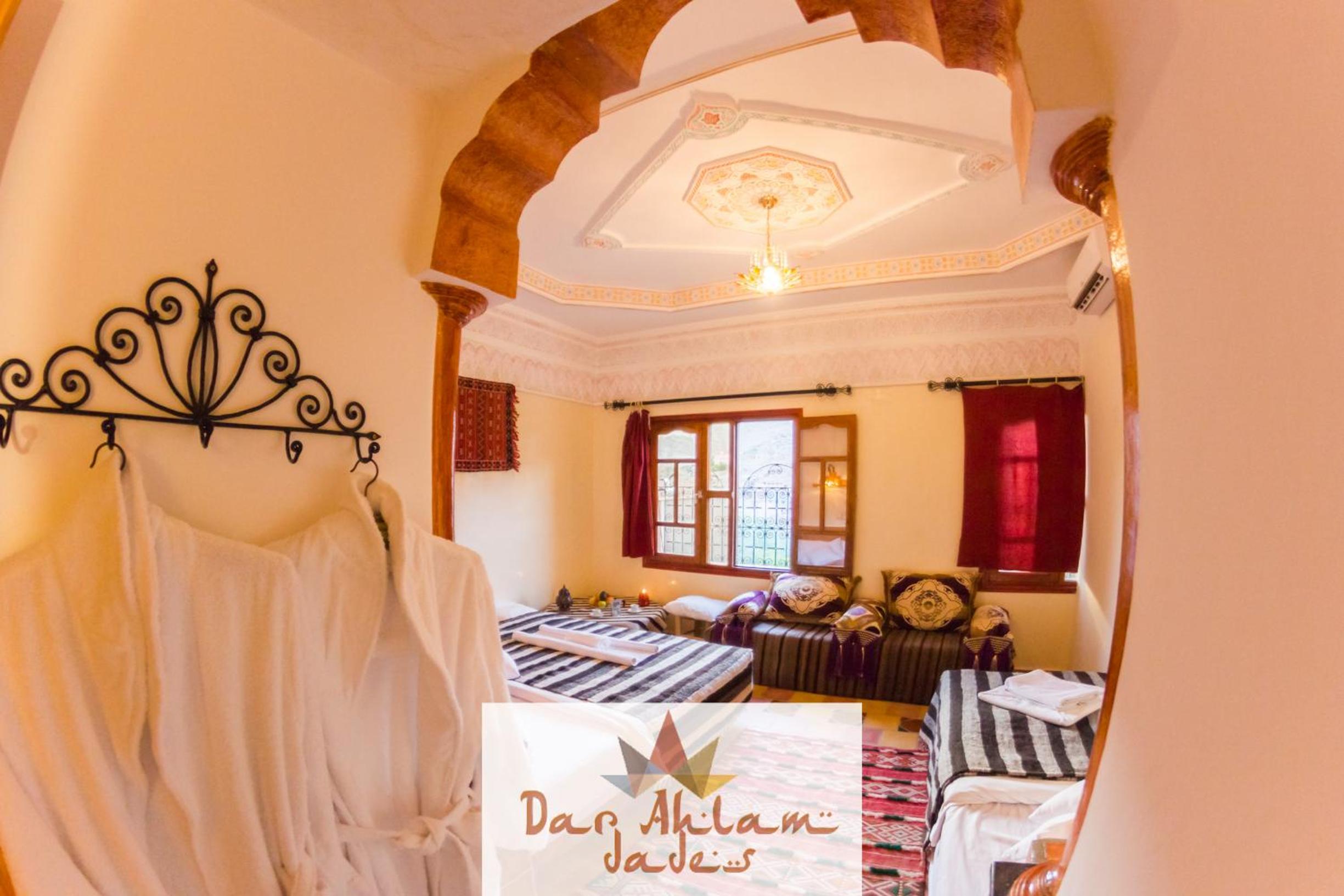Deluxe Room - Photo 11