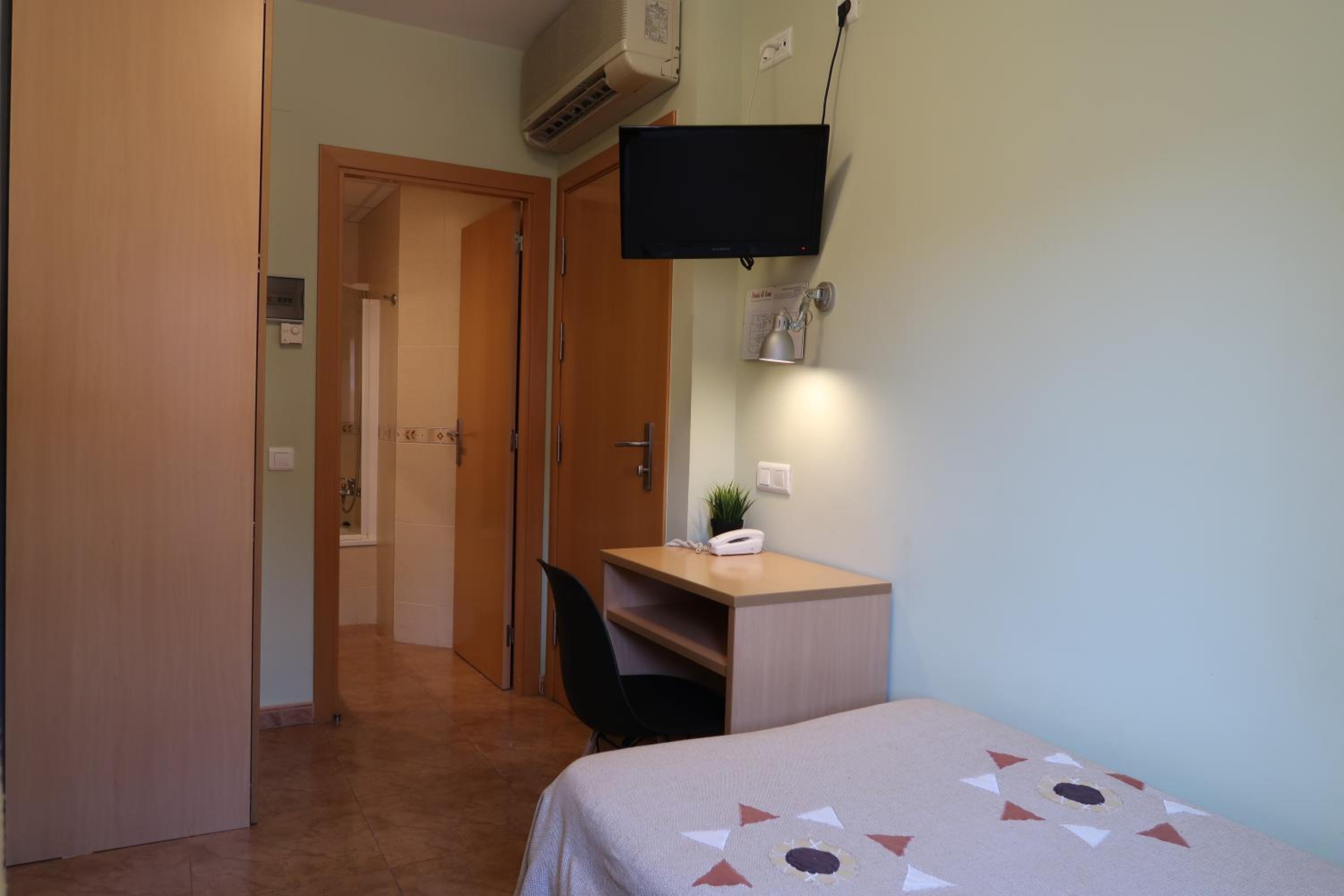 Single Room photo 2