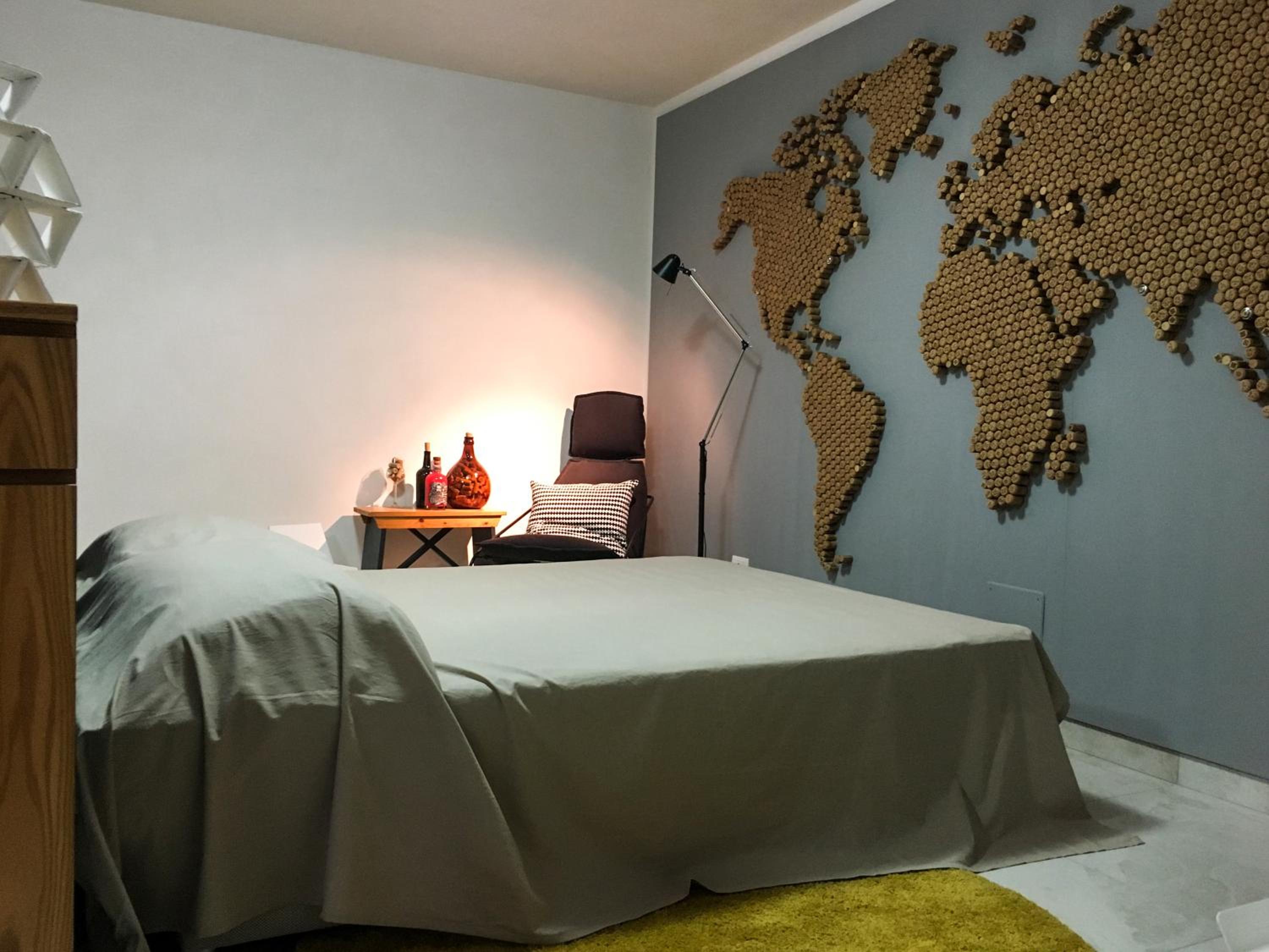 Deluxe Room (2 Adults + 1 Child)