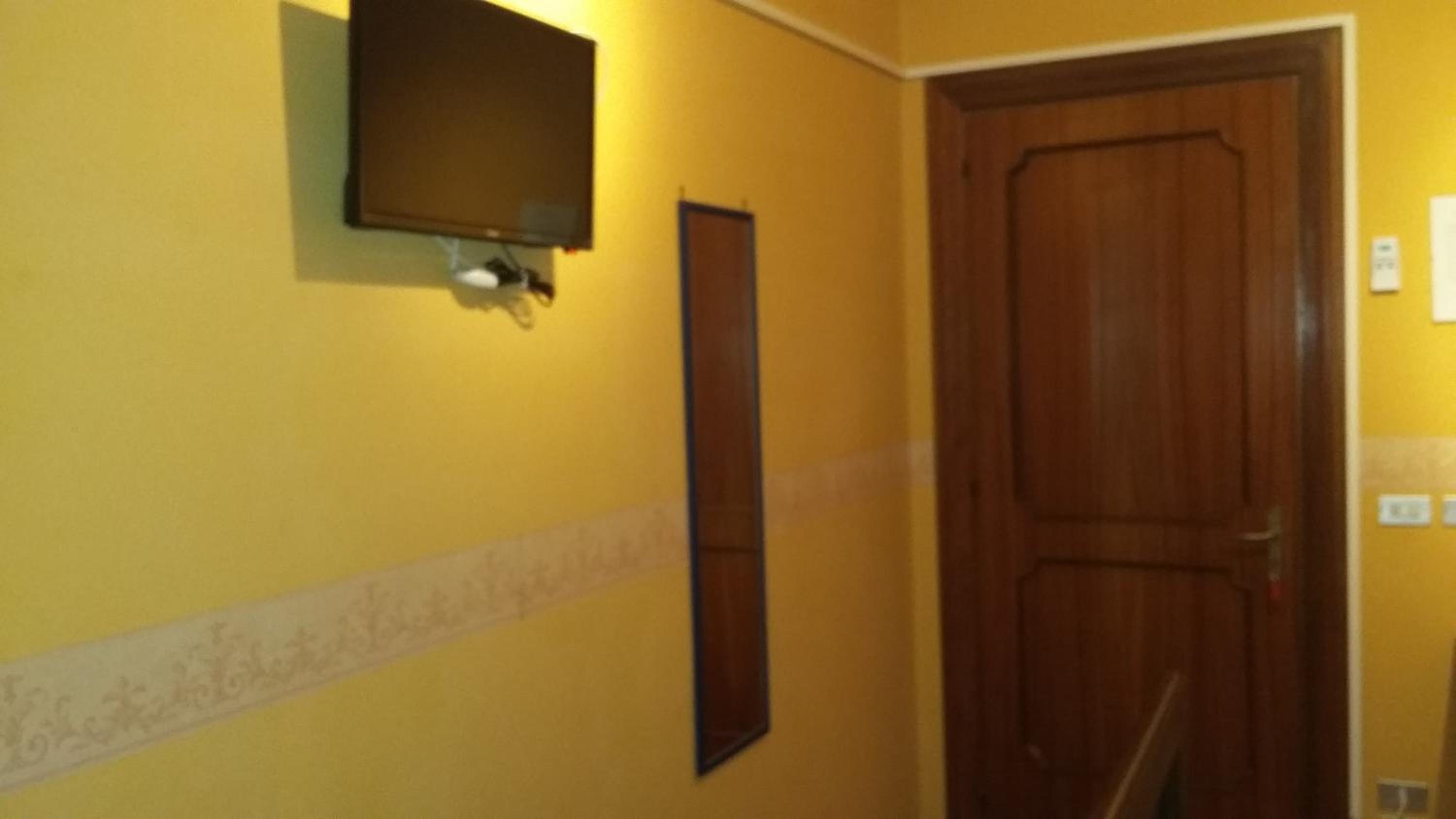 Twin Room With Shared Bathroom