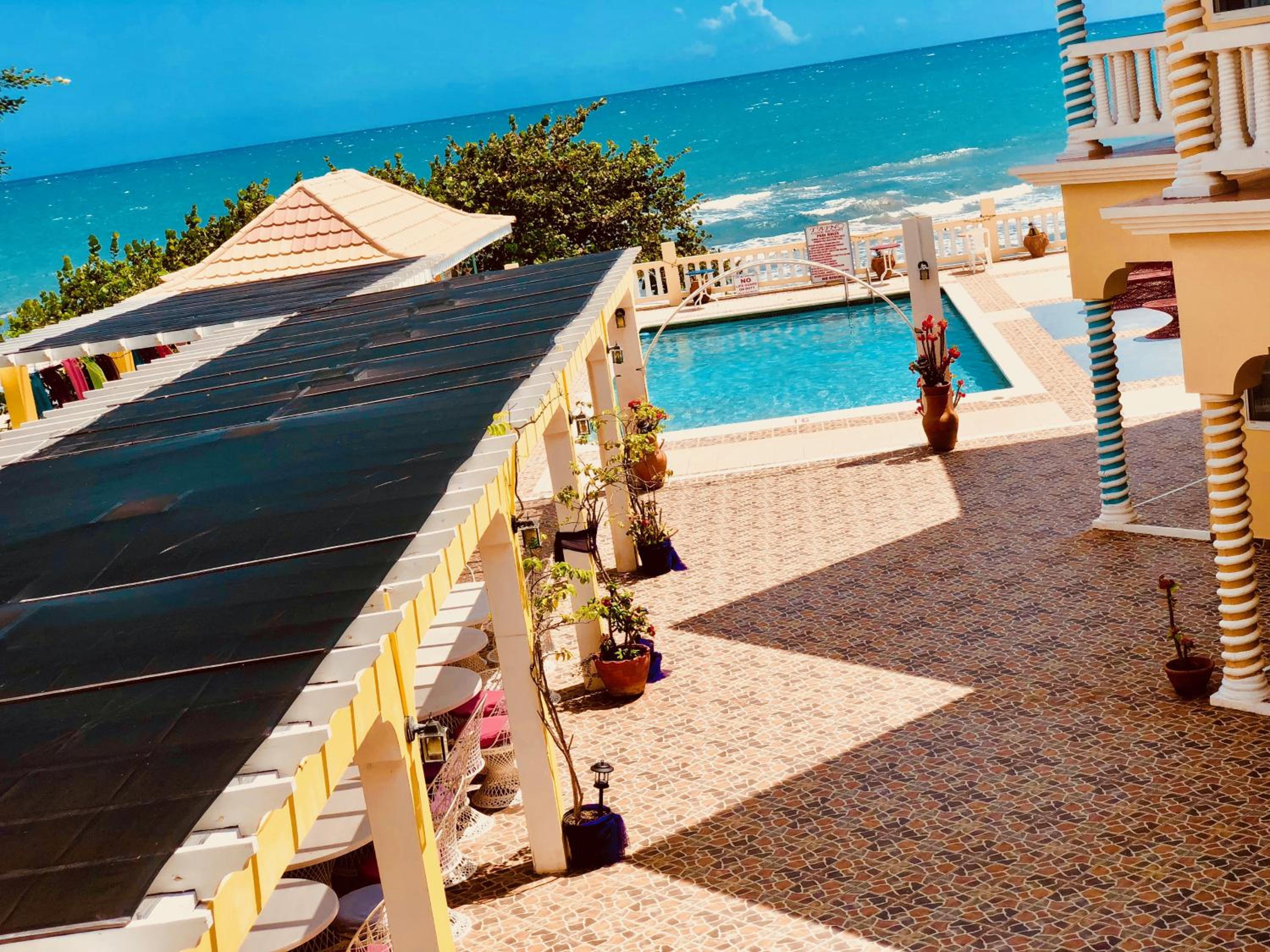 Deluxe Double Room with Balcony and Sea View photo 2