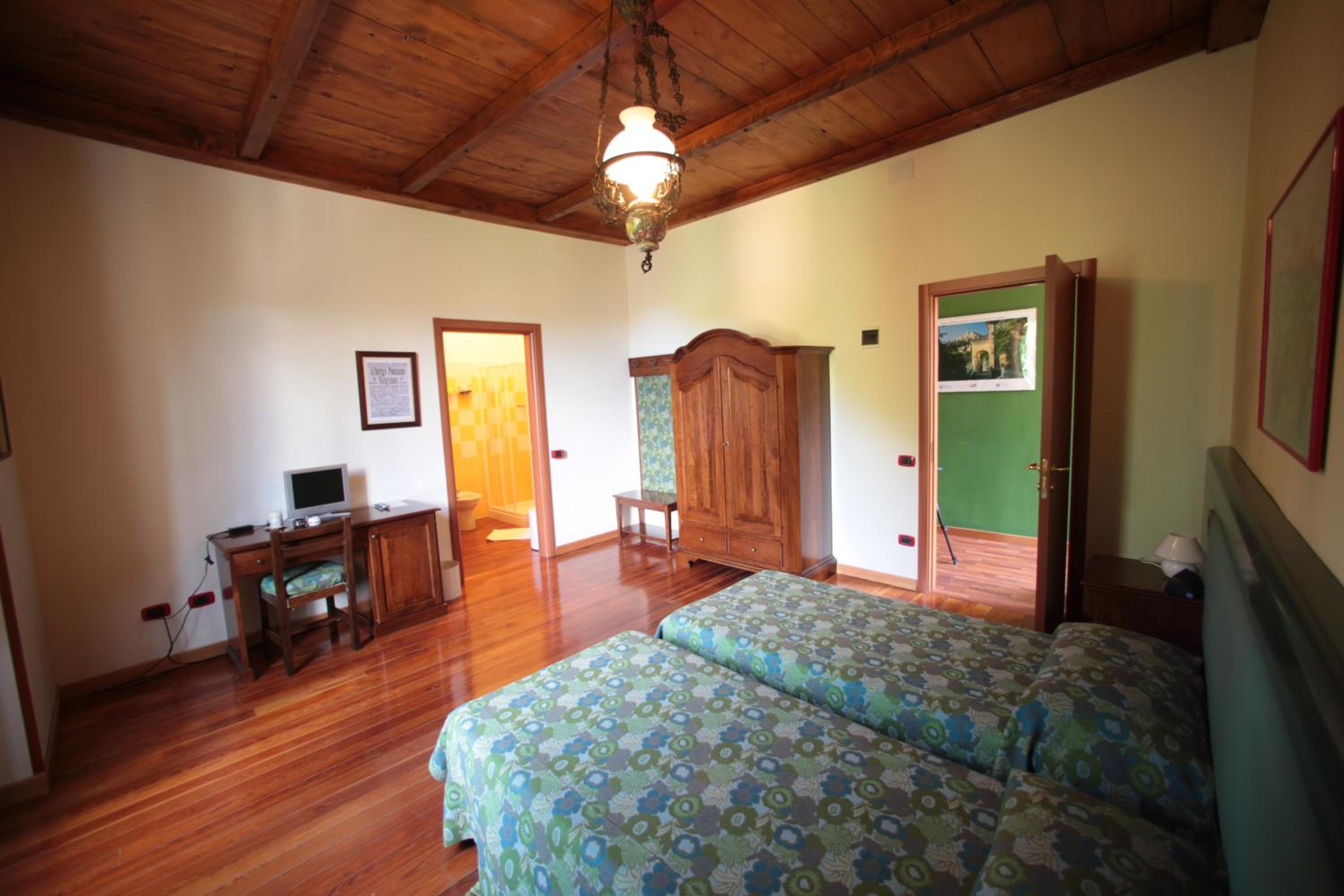 Double or Twin Room - Photo 3