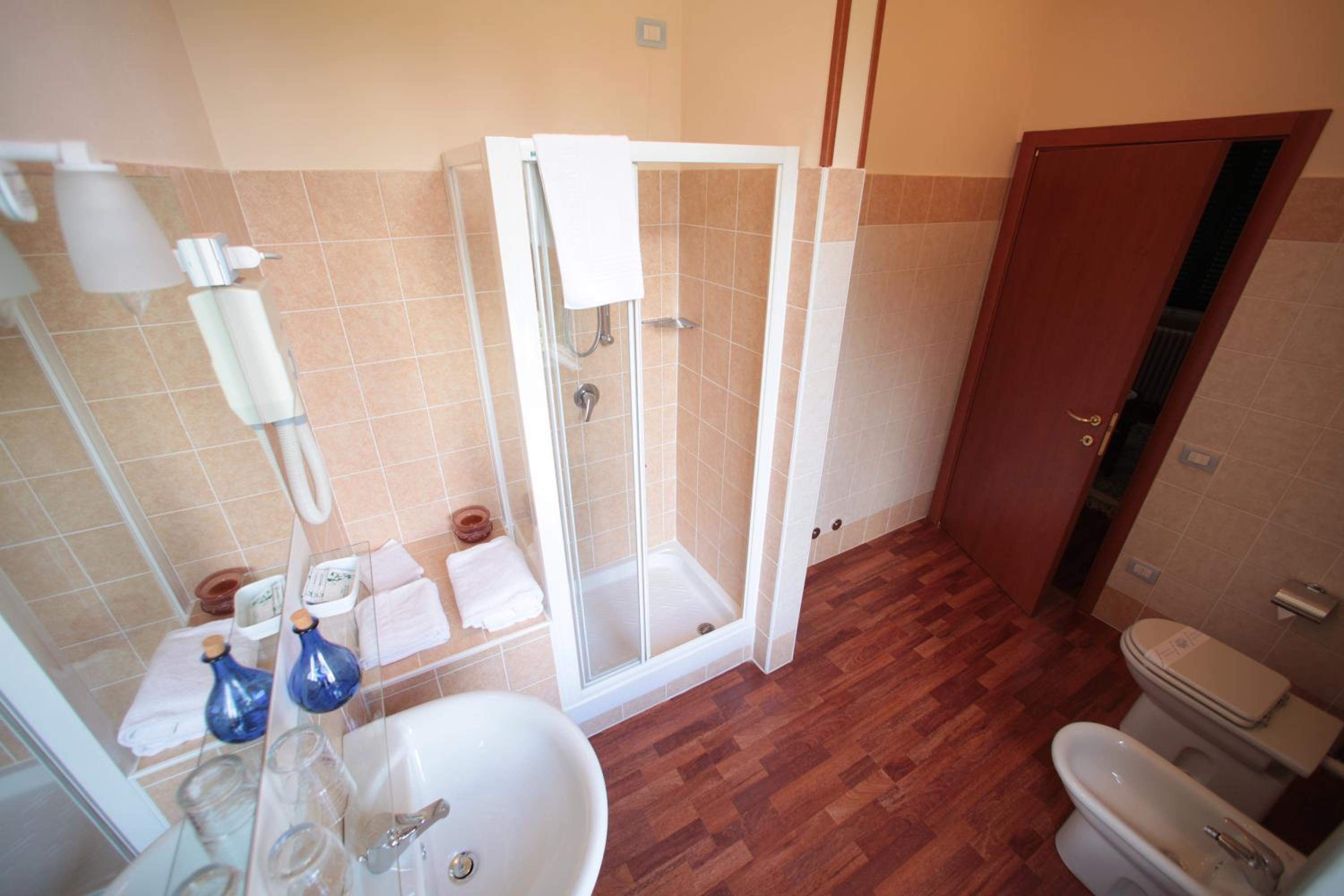 Suite - Photo 6