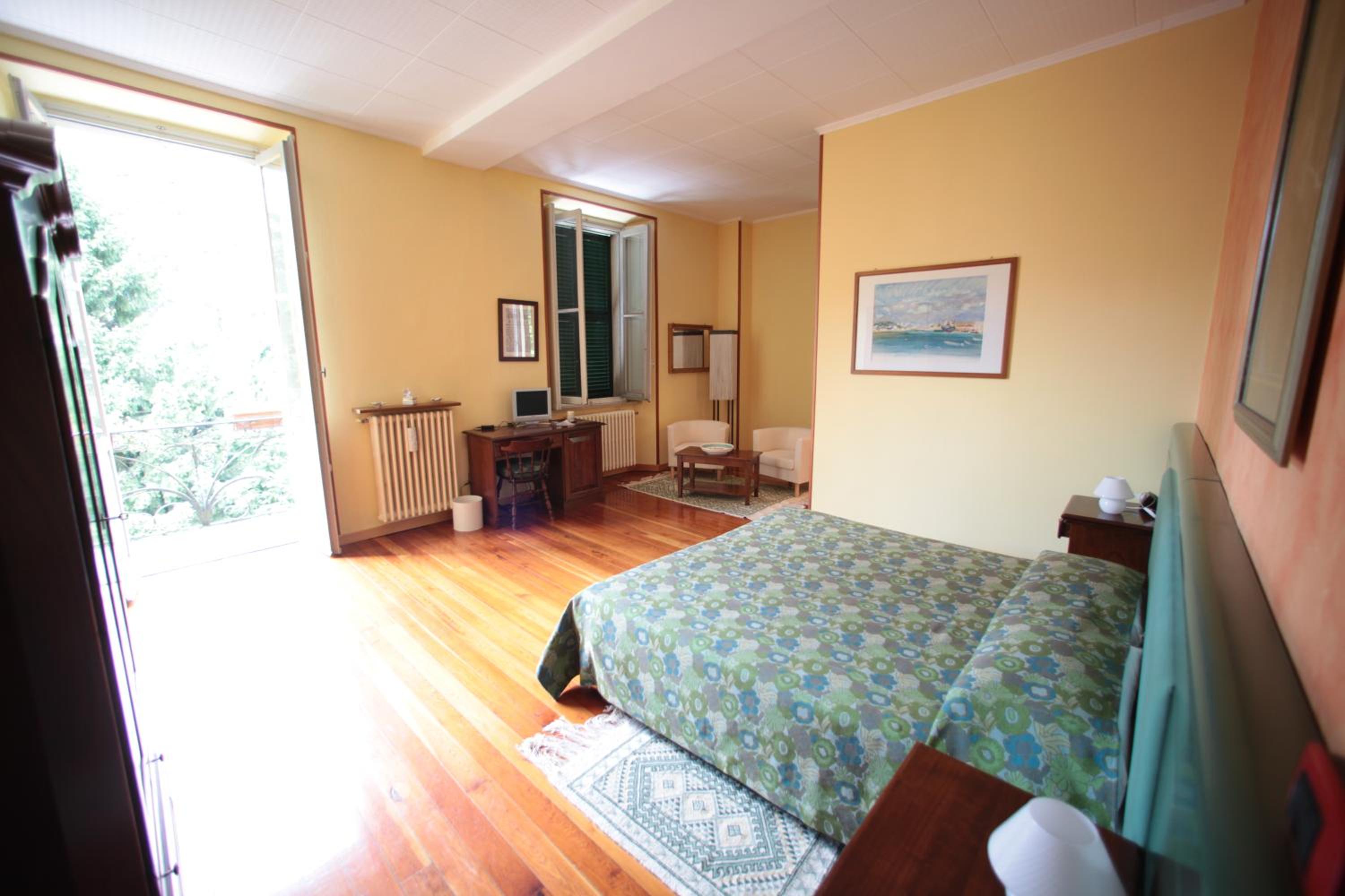Suite - Photo 2