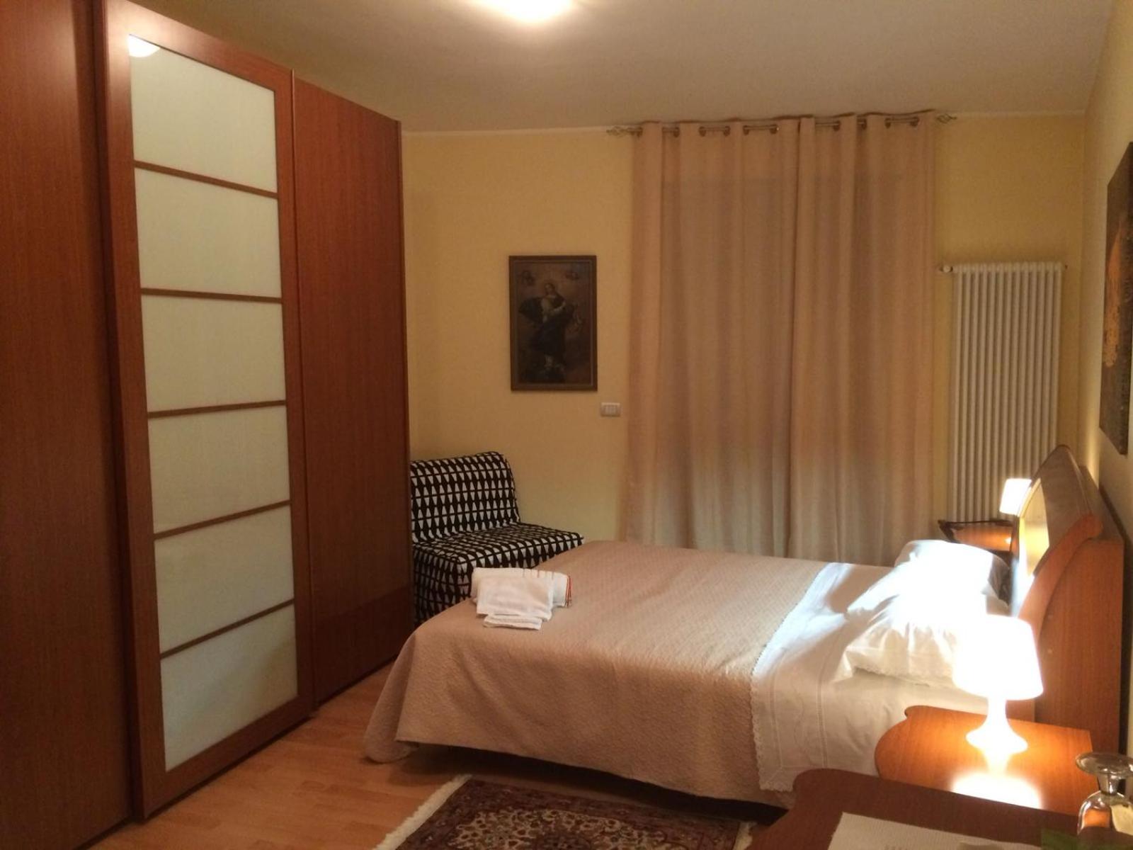 Triple Room with Private Bathroom - Photo 9