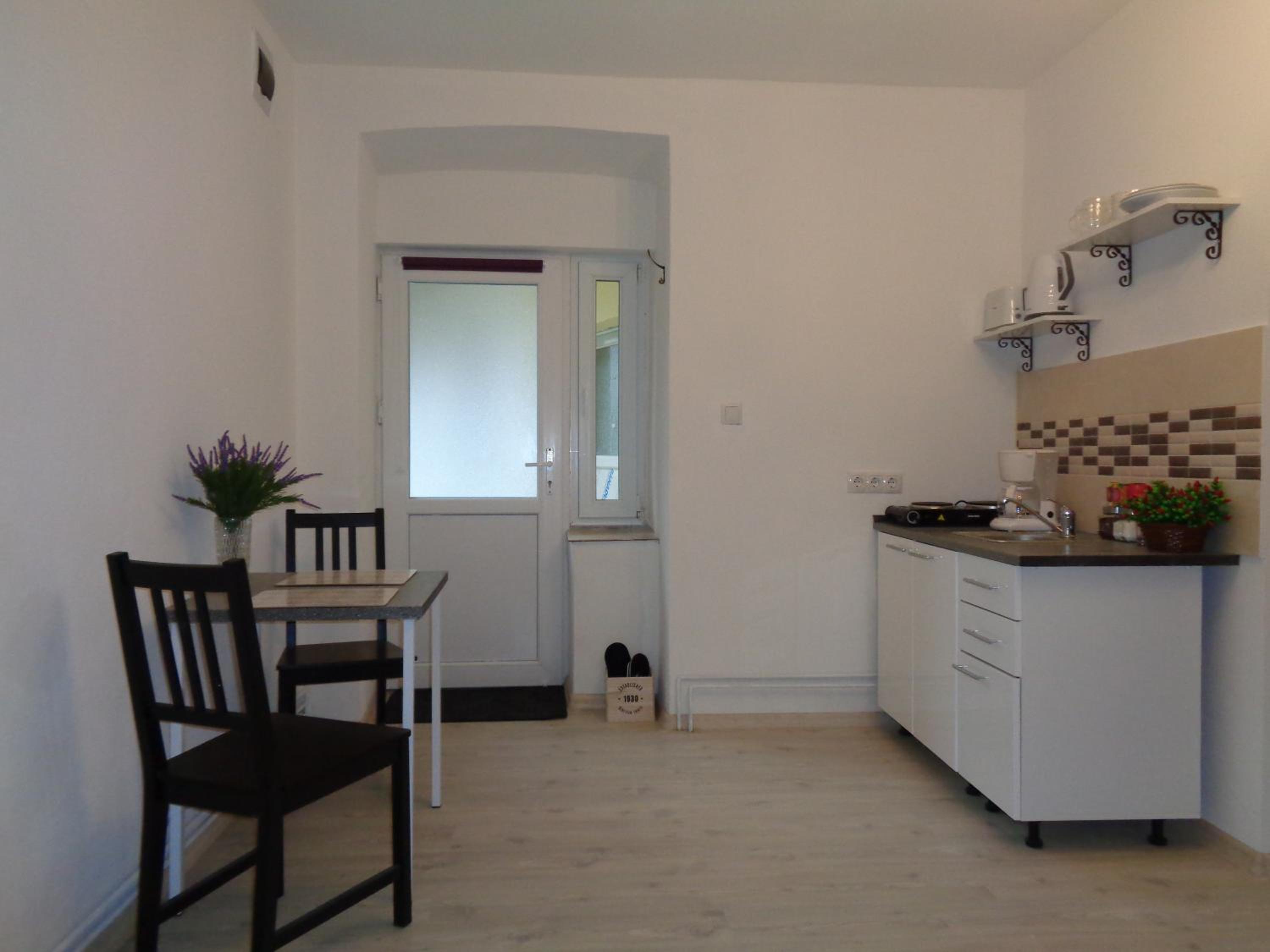 Studio Apartment - Photo 15