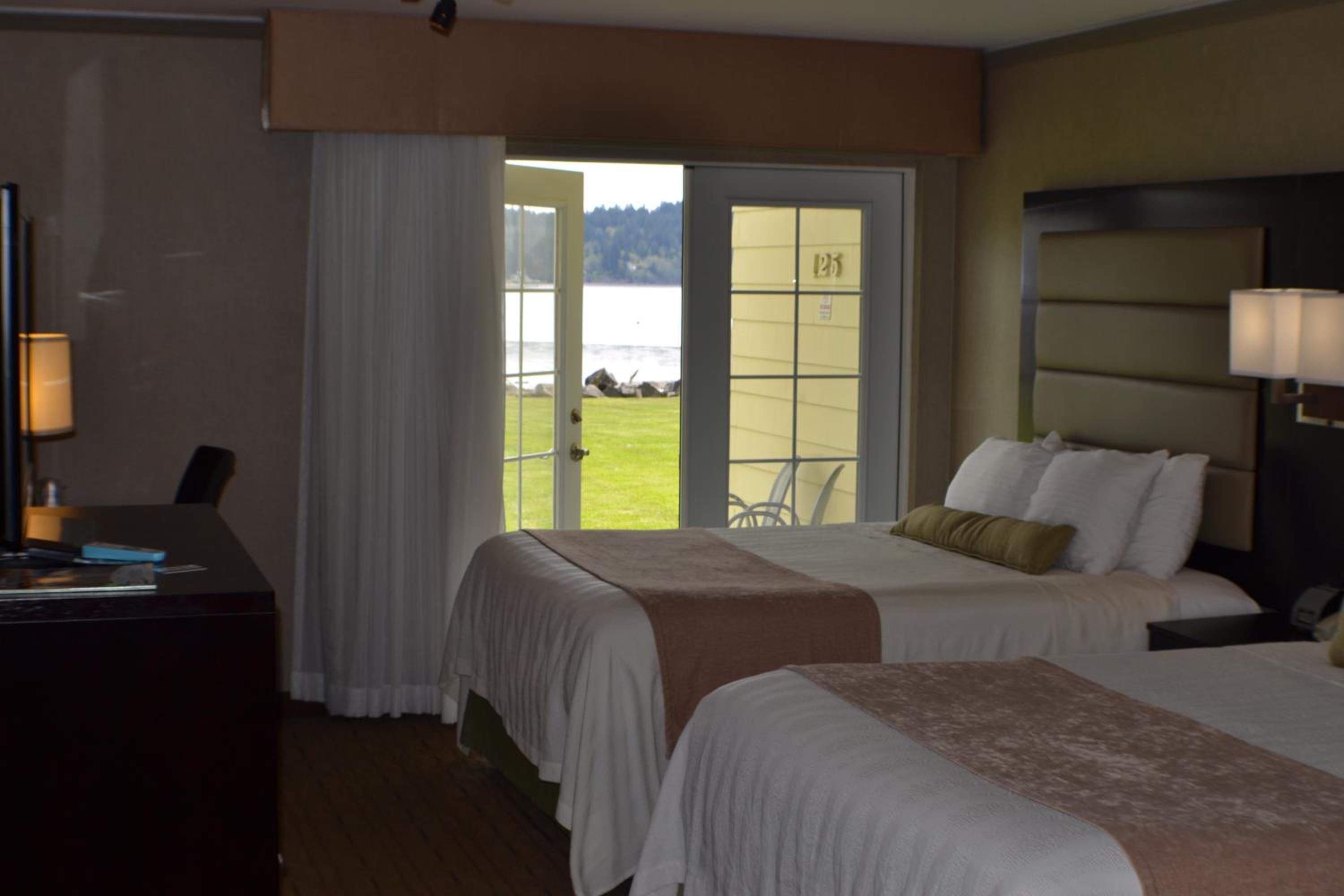 Queen Room with Two Queen Beds and Courtyard View - Pet Friendly - Photo 3