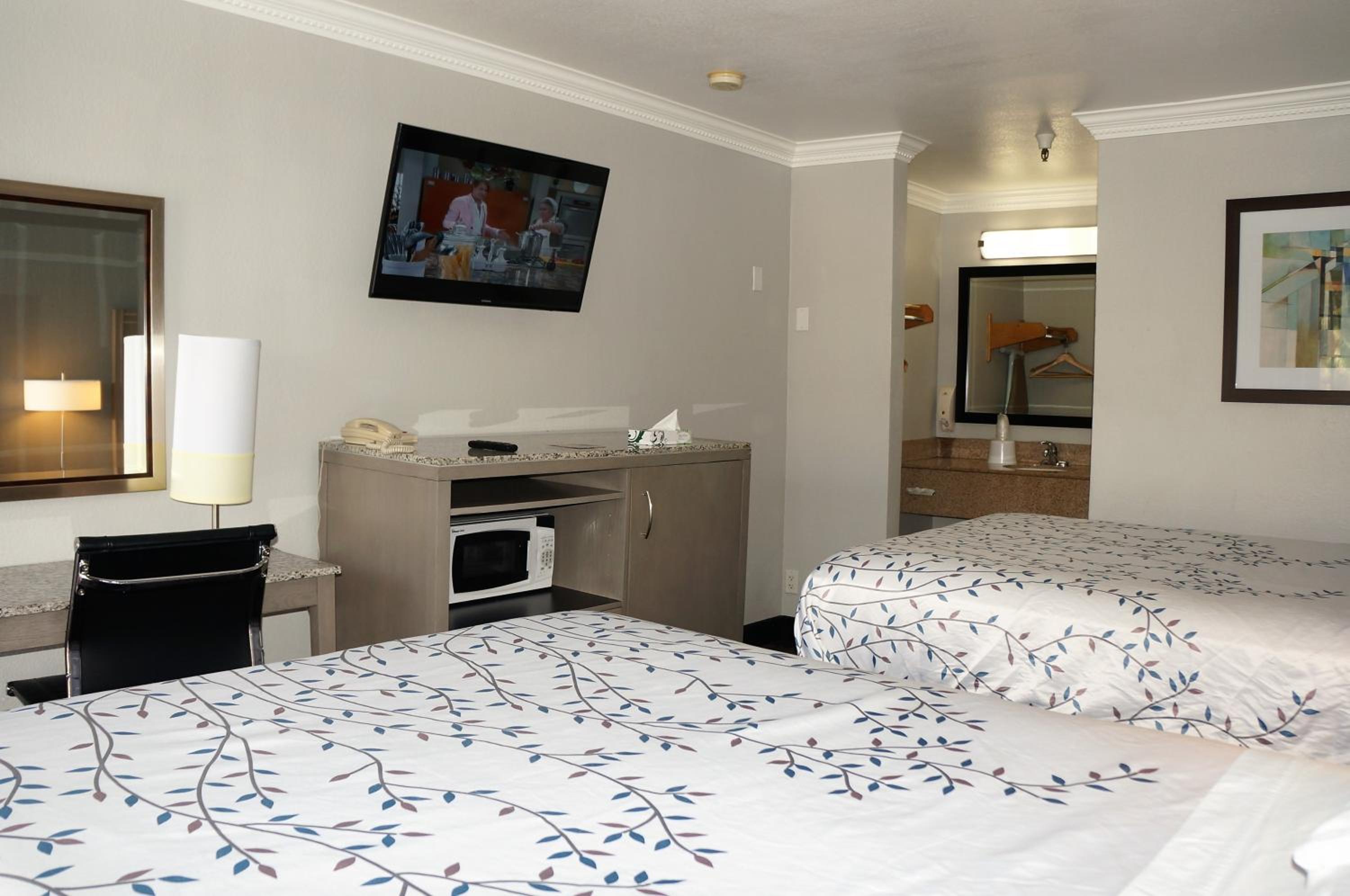 Double Queen Room - Photo 5