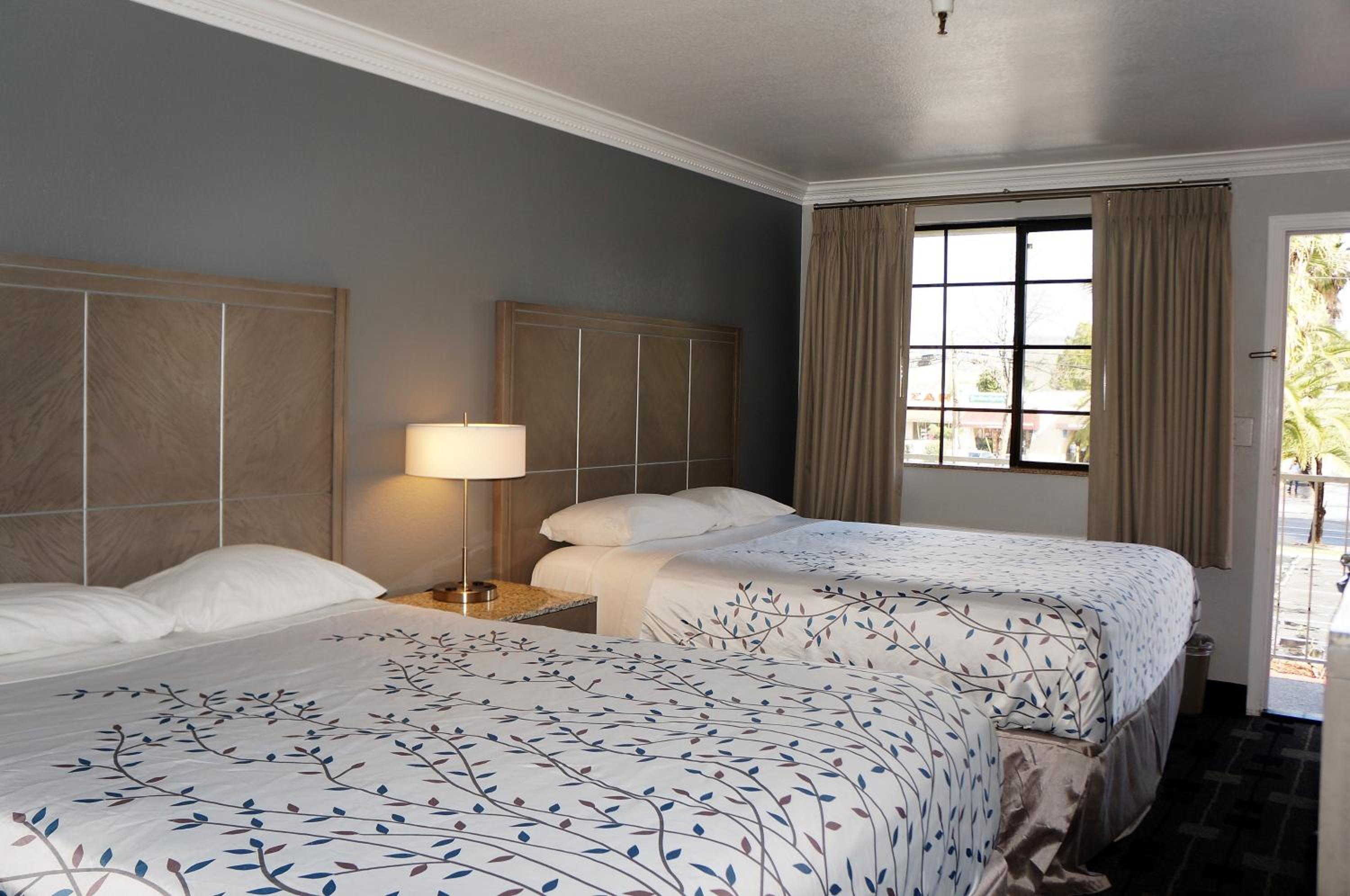 Double Queen Room - Photo 4