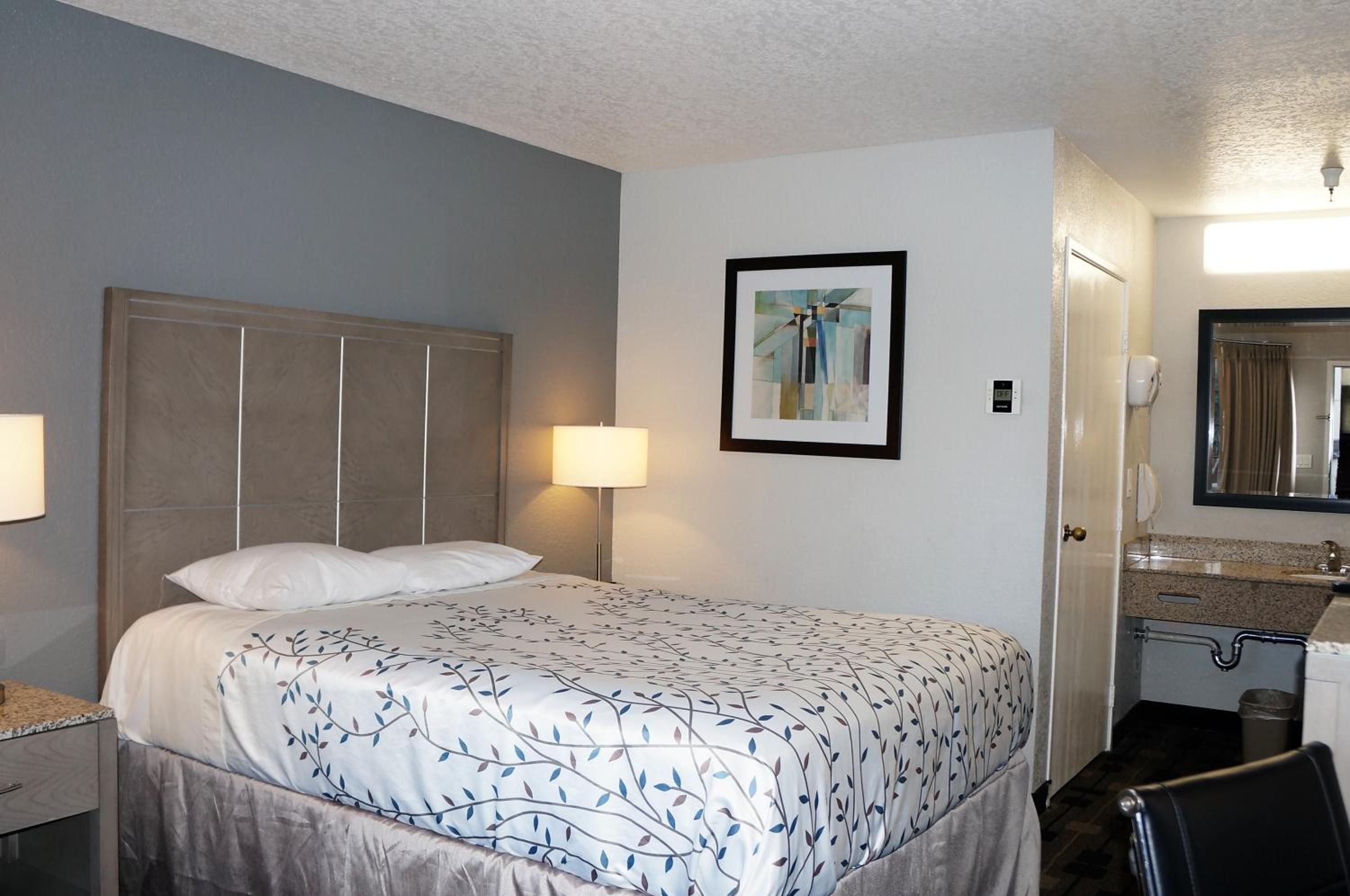 Standard Queen Room - Photo 2