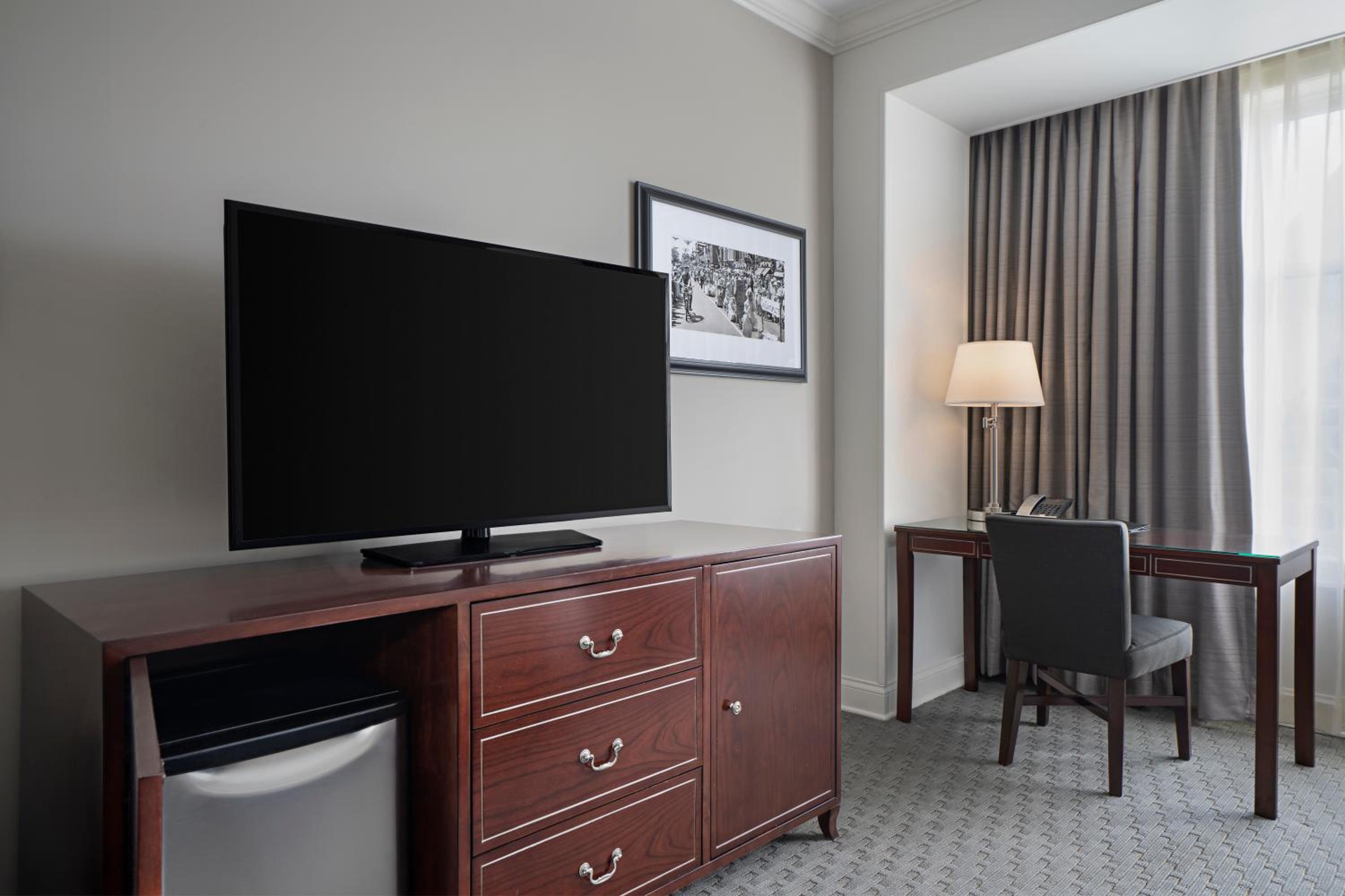 Deluxe King Room photo 3
