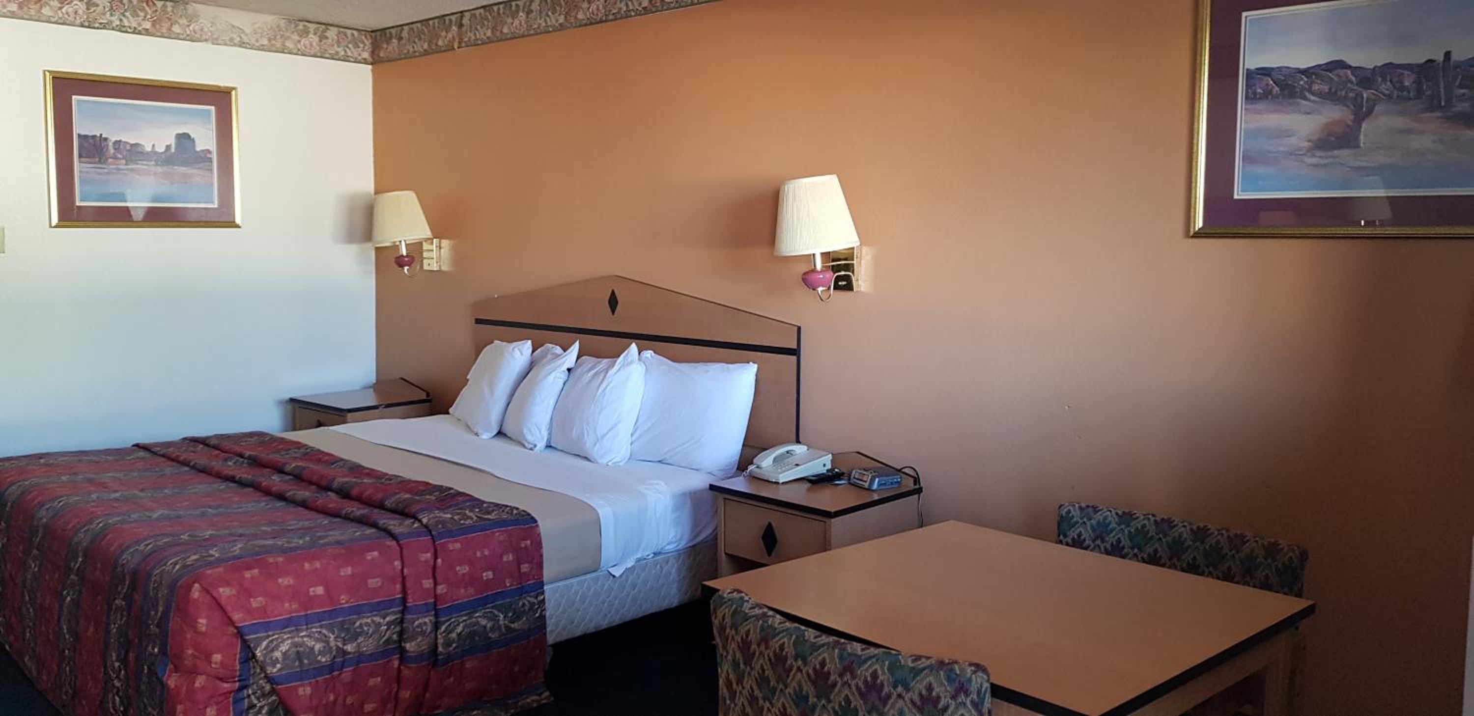 King Room - Non-Smoking - Photo 1