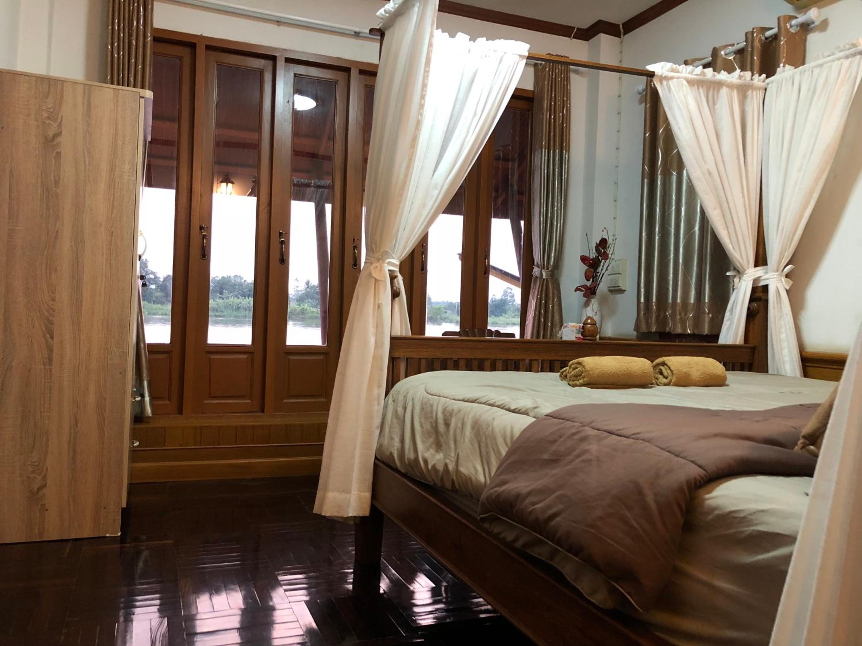 Two-Bedroom House - Photo 9