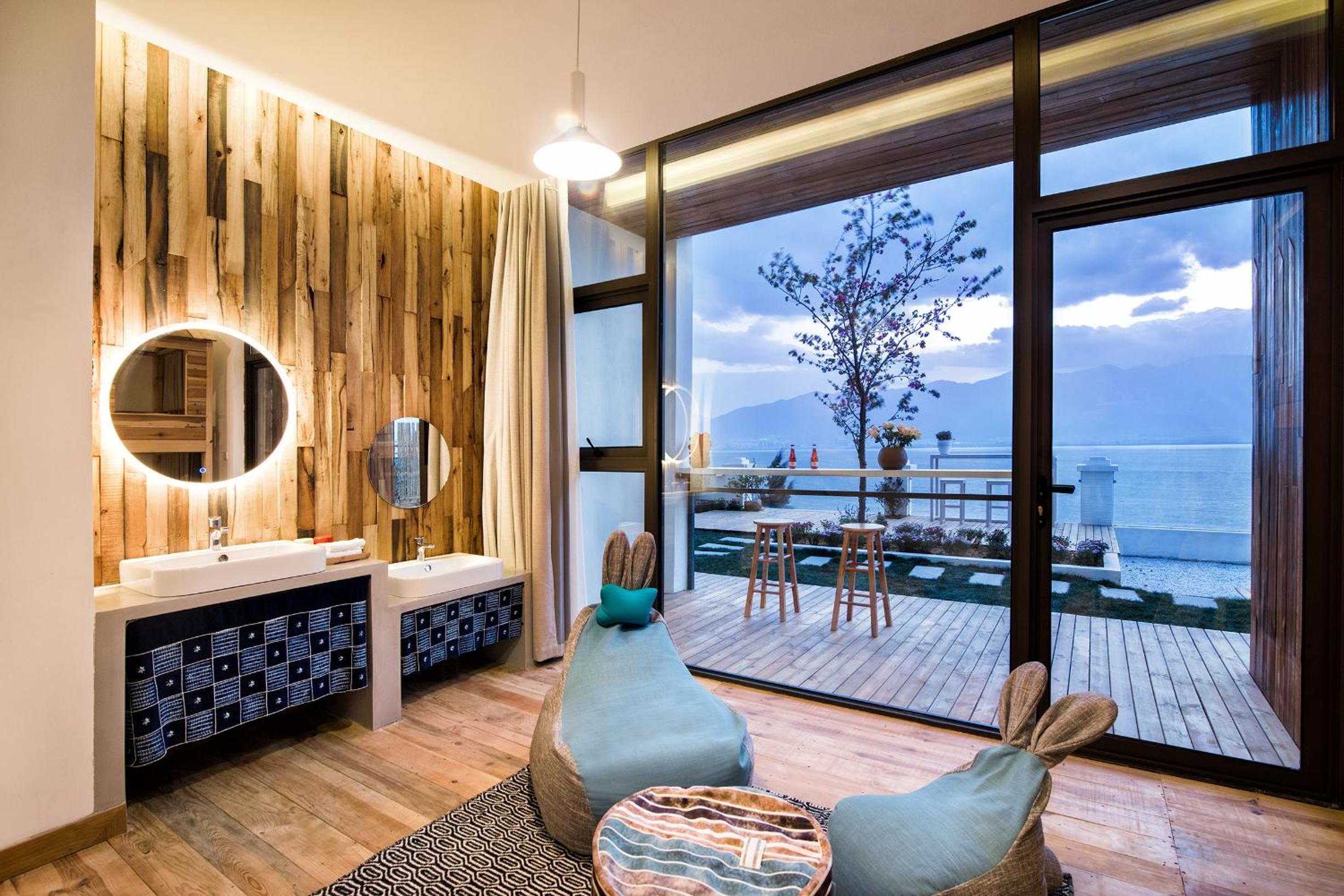 Family Room with Sea View photo 2
