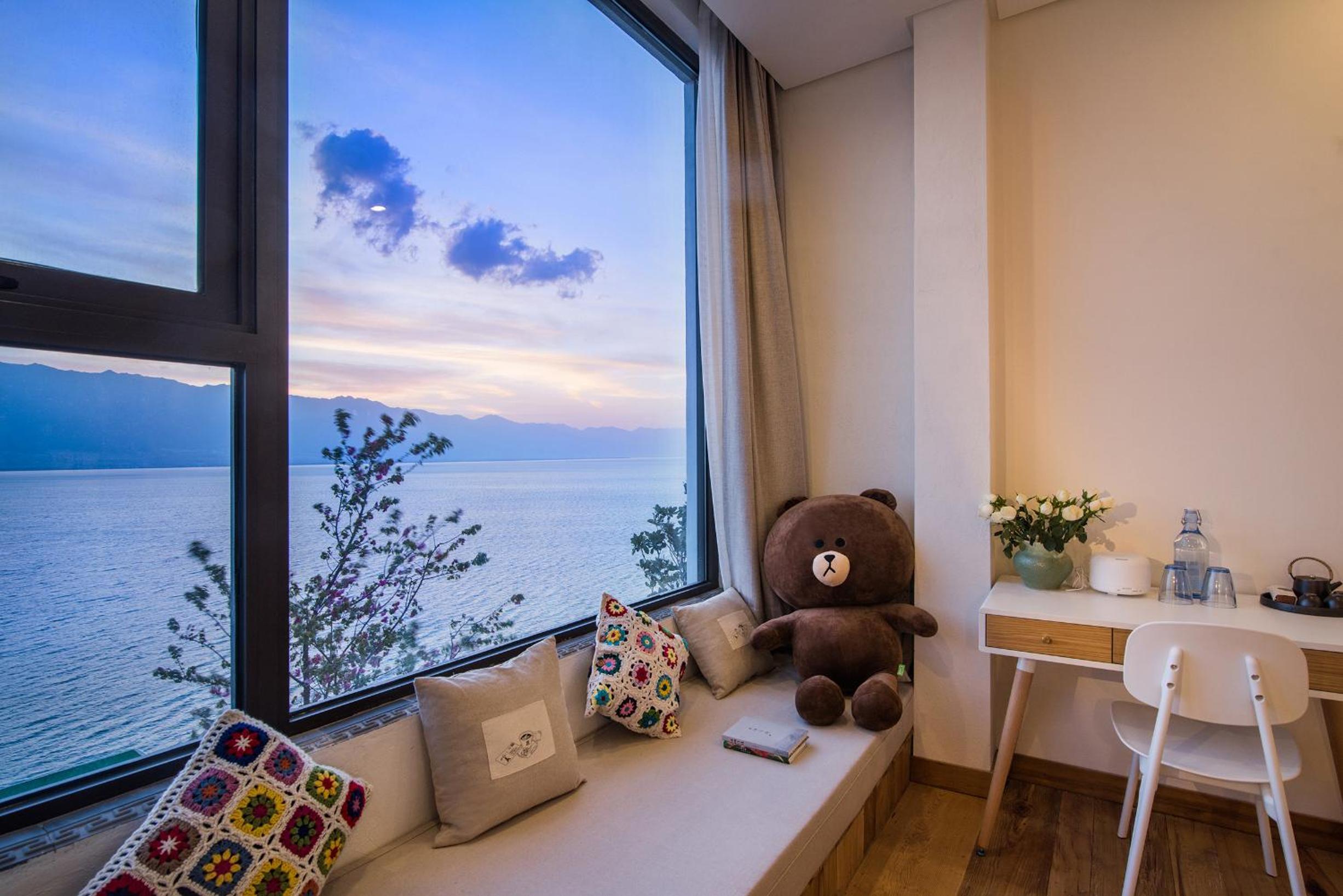Superior Twin Room with Sea View photo 2