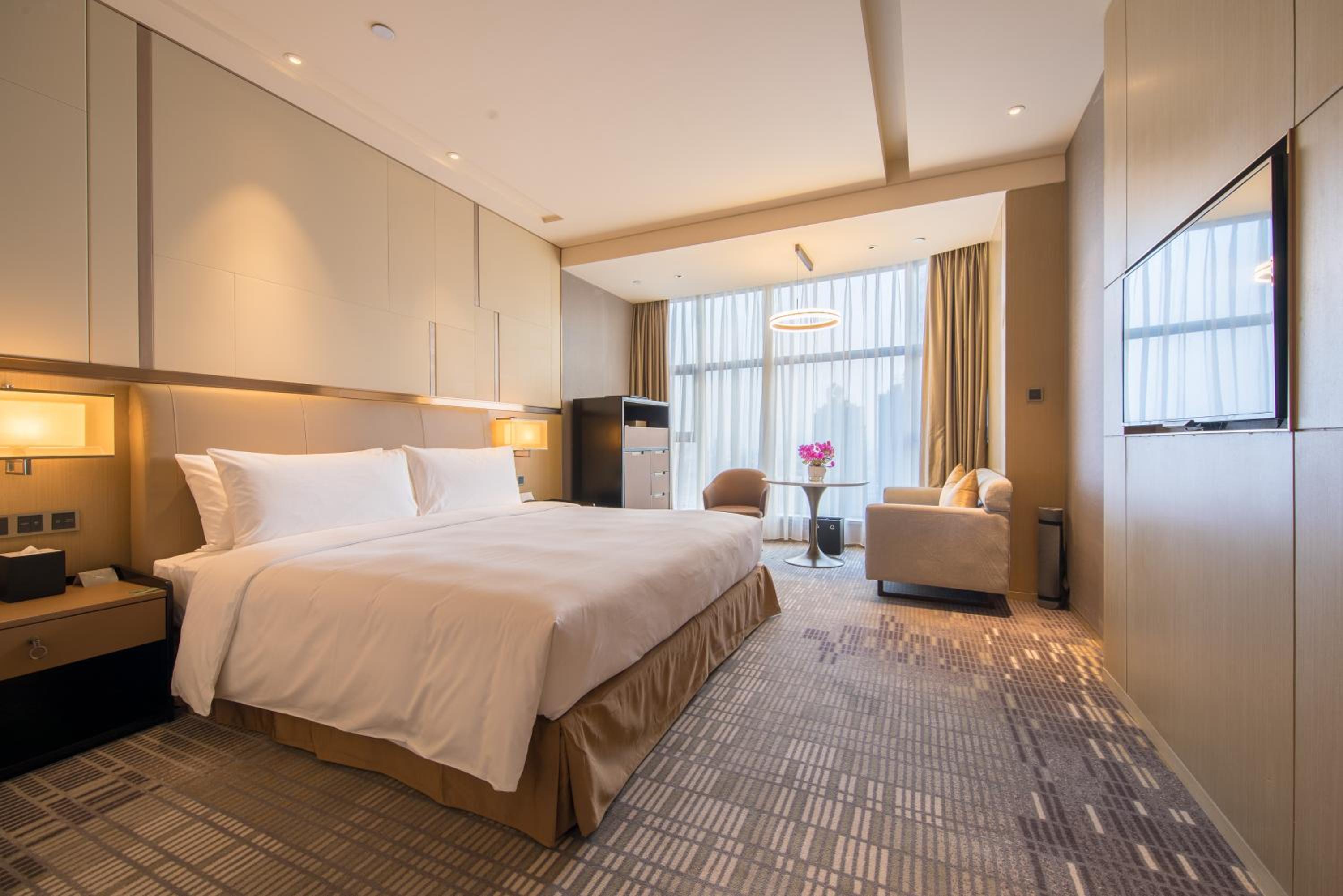 Superior King Room photo 2