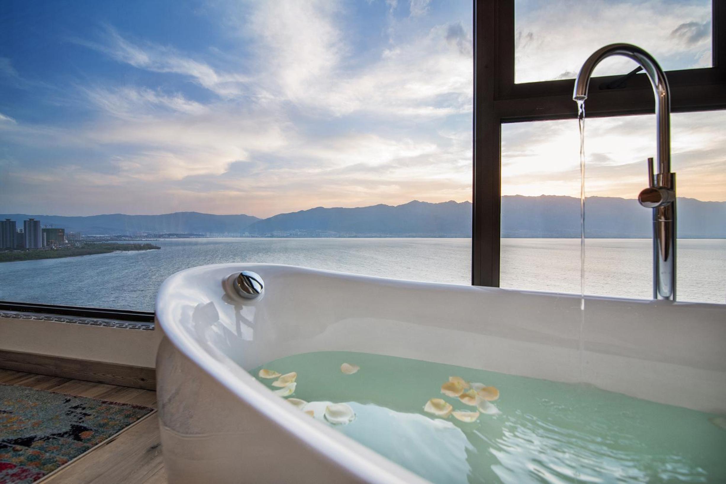 Deluxe Double Room with Sea View photo 3