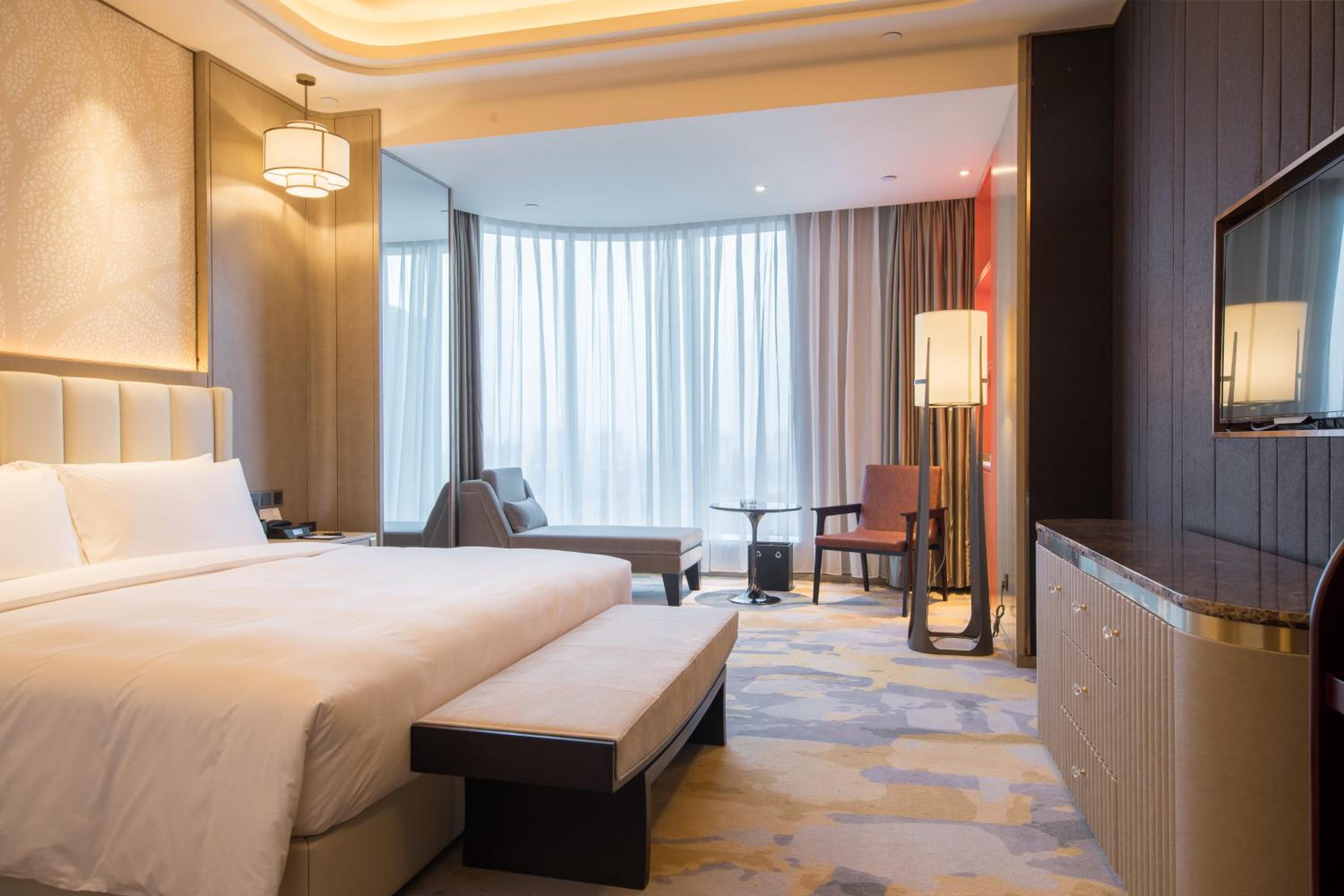 Grand Deluxe Suite photo 3