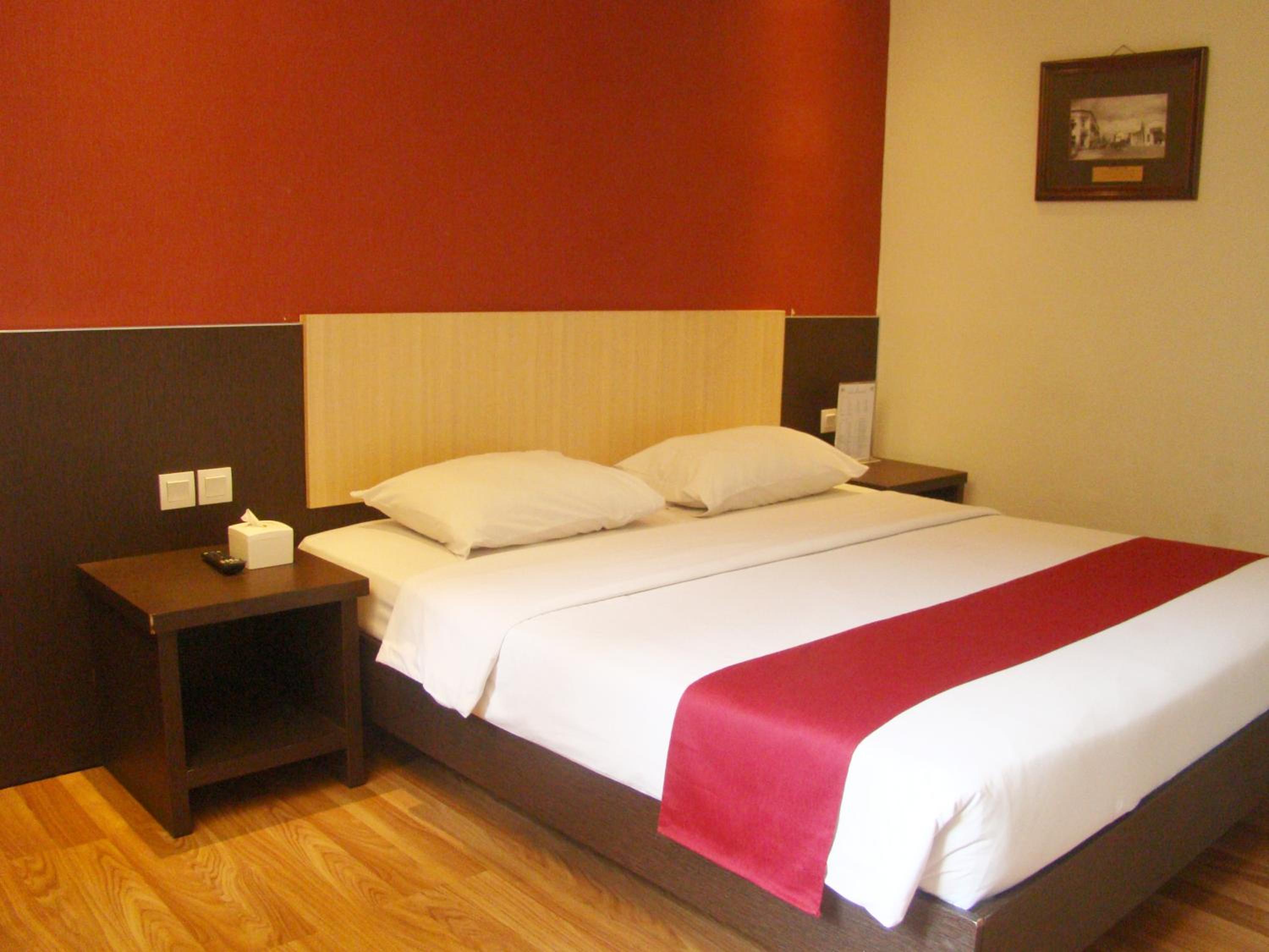 Executive Double Room Only - Photo 11