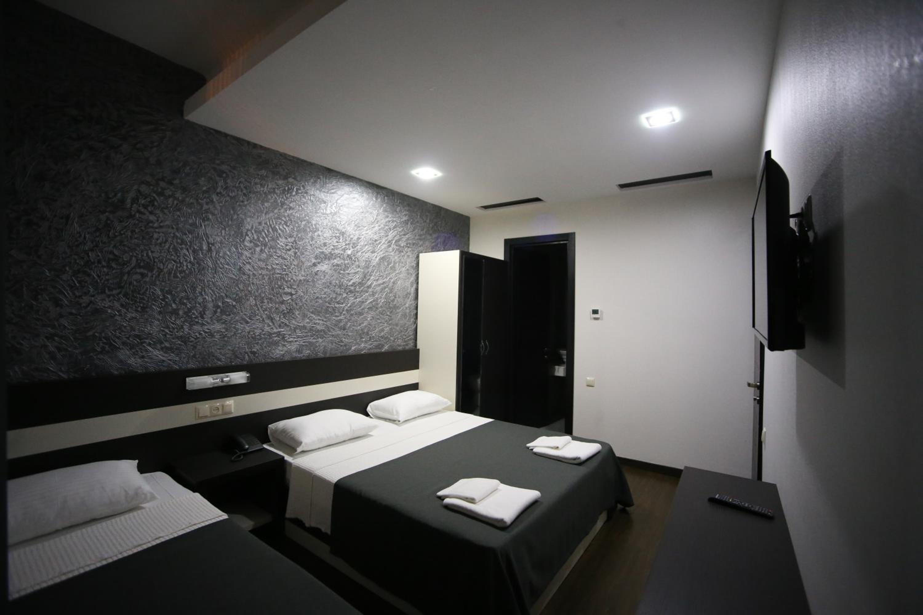 Triple Room with Bathroom photo 3