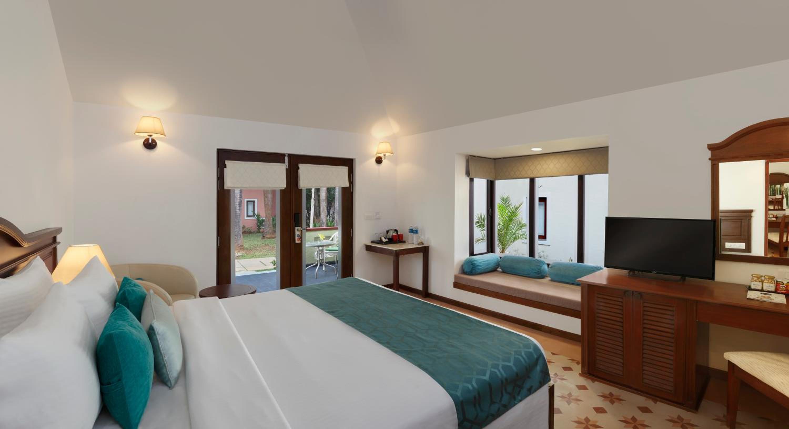 Boutique Villa King Room - 4 pints of beer bucket per stay, 10% Discount on Food & Beverages, Laundry and SPA Boutique Villa King Room - 4 pints of beer bucket per stay, 10% Discount on Food & Beverages, Laundry and SPA