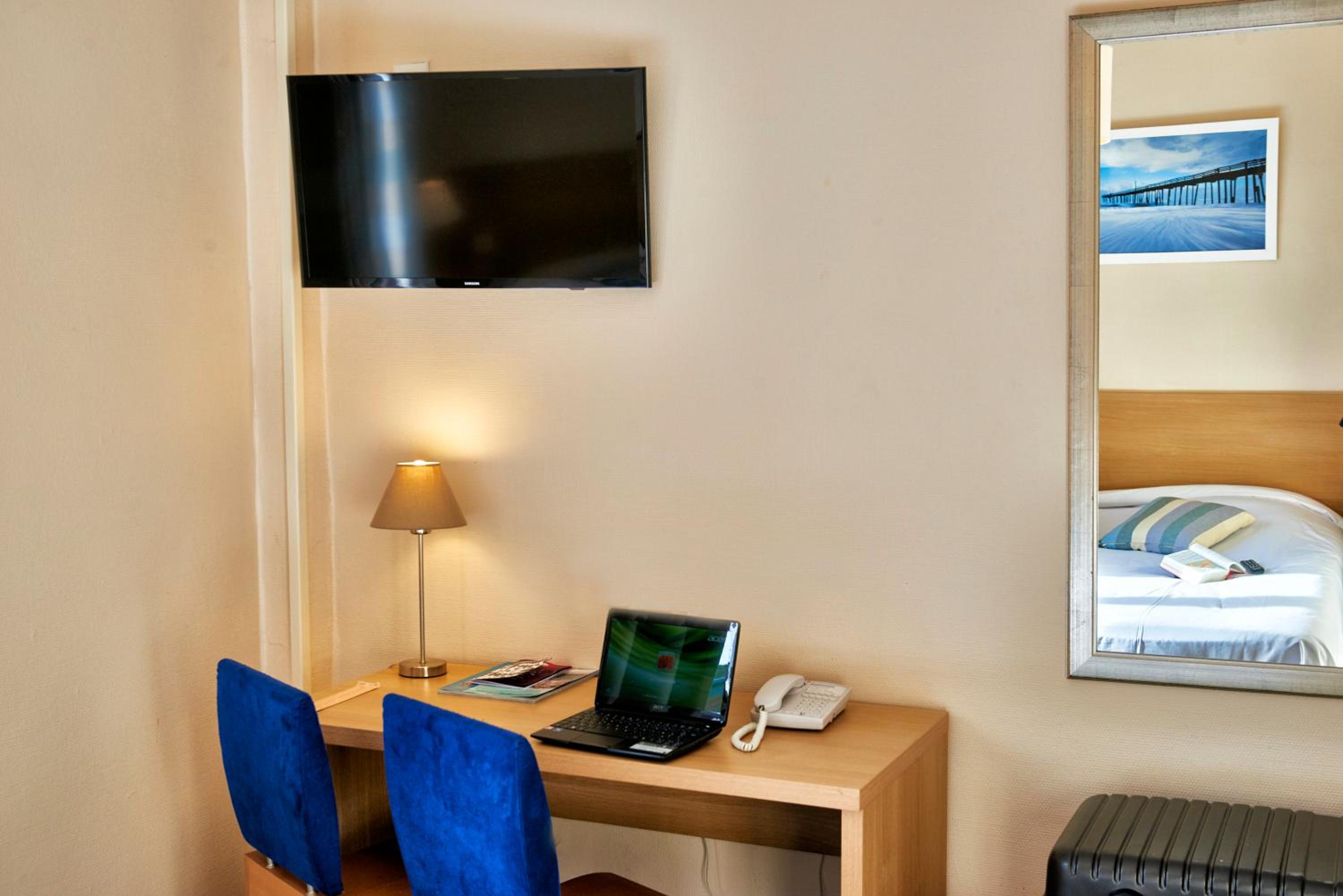 Double Room - Photo 14