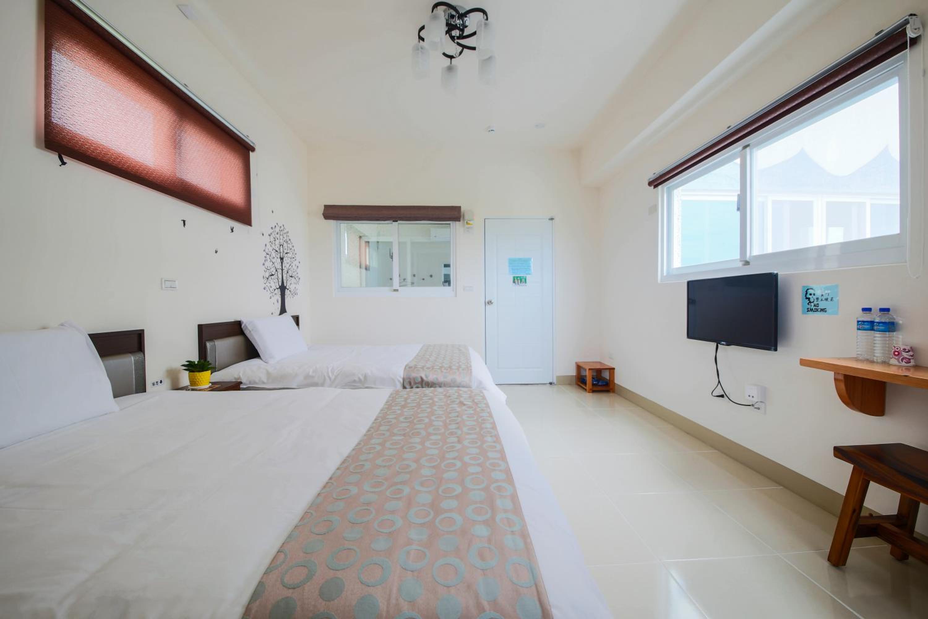 Standard Double Room with Two Double Beds photo 1