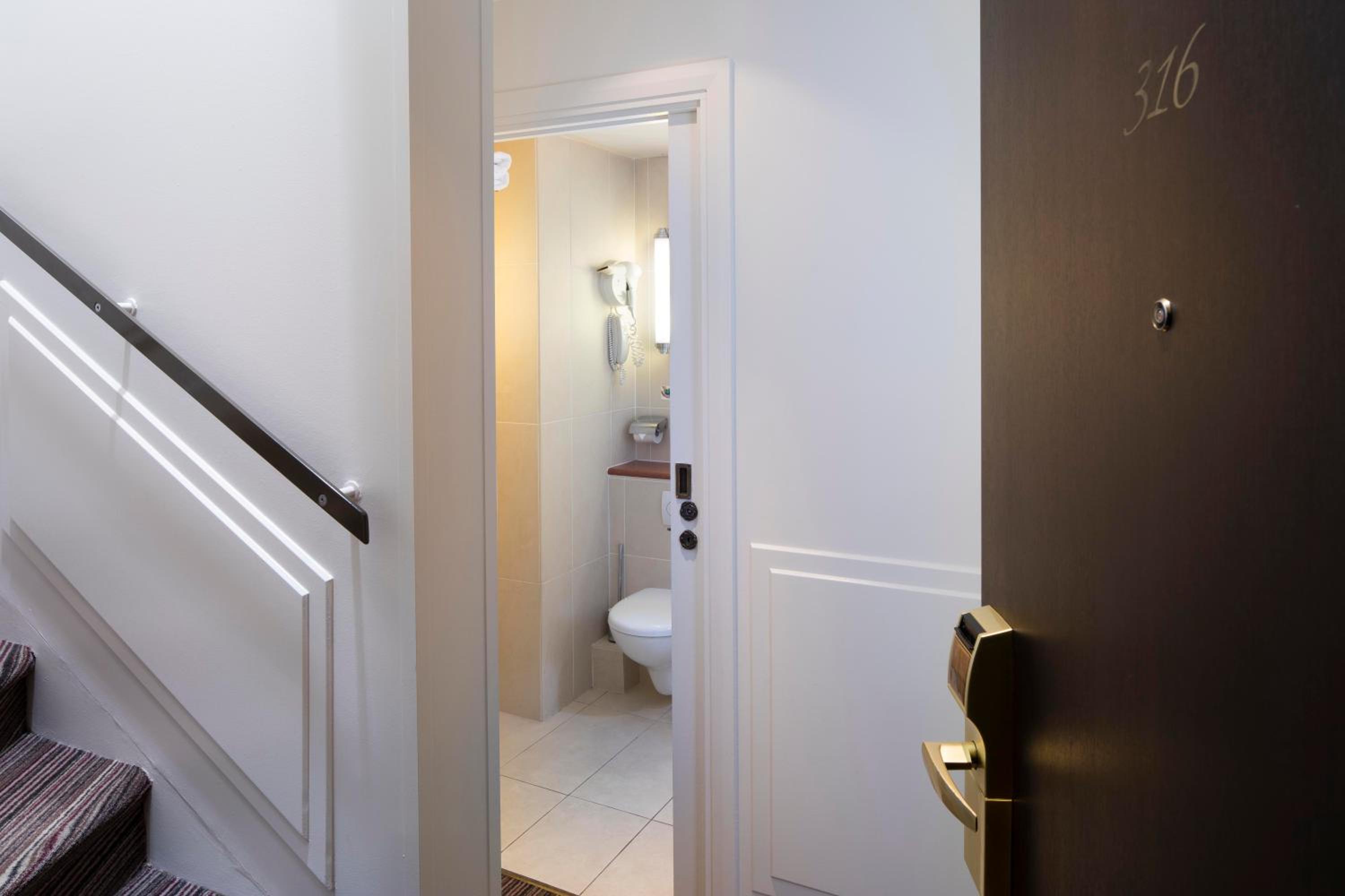 Duplex Single Room photo 2