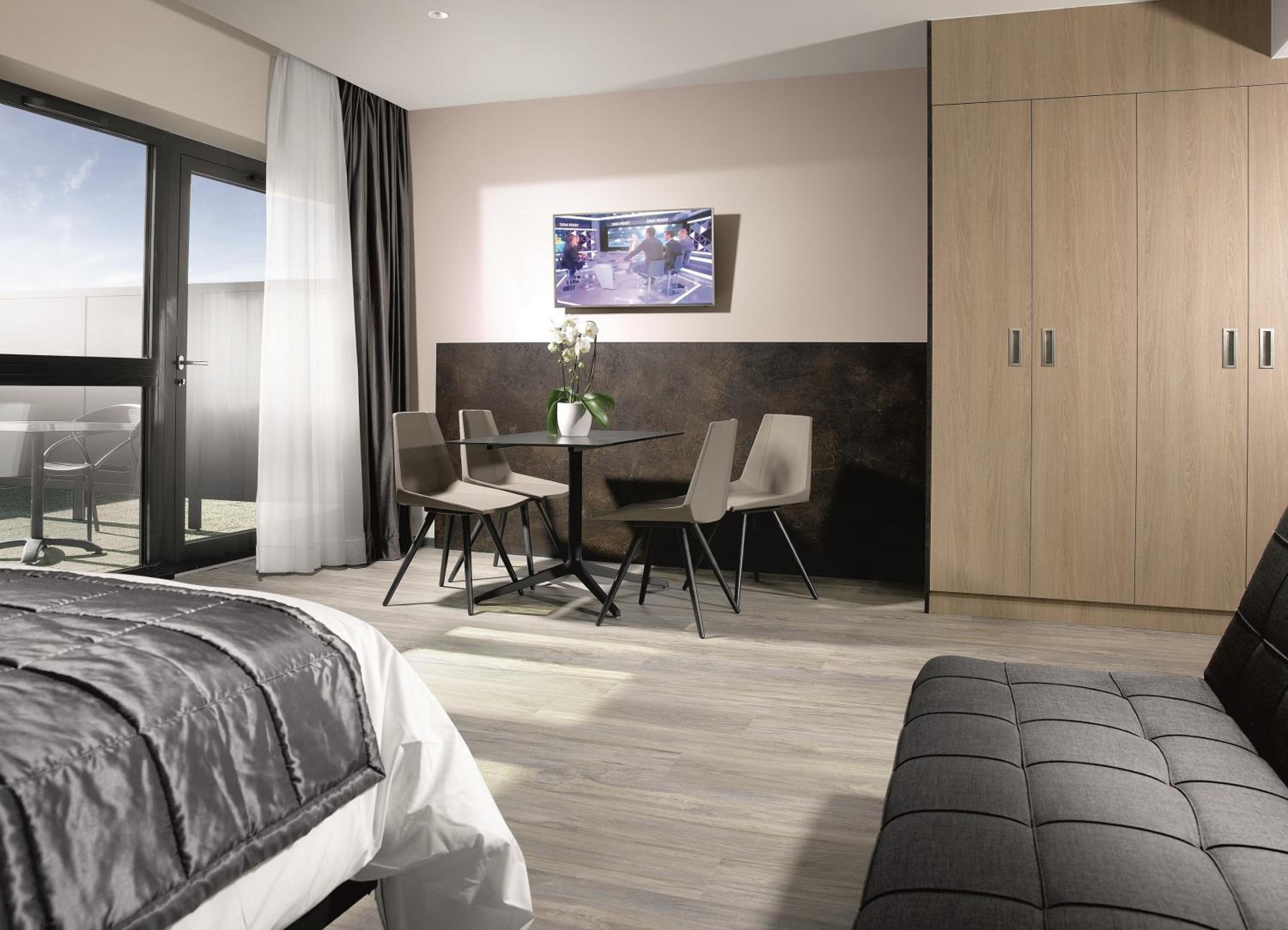Apartment with Terrace photo 1