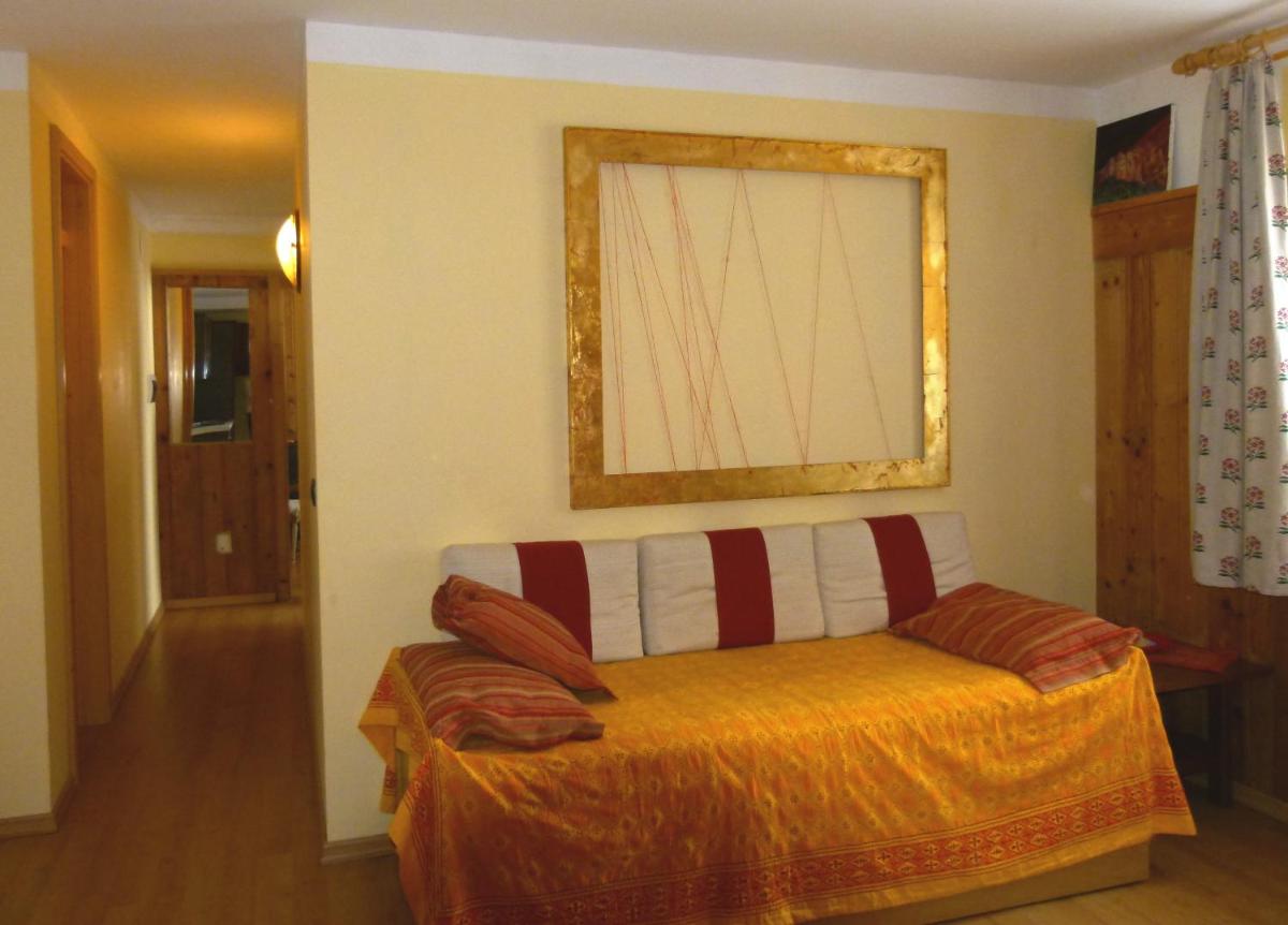 Two-Bedroom Apartment - Photo 4