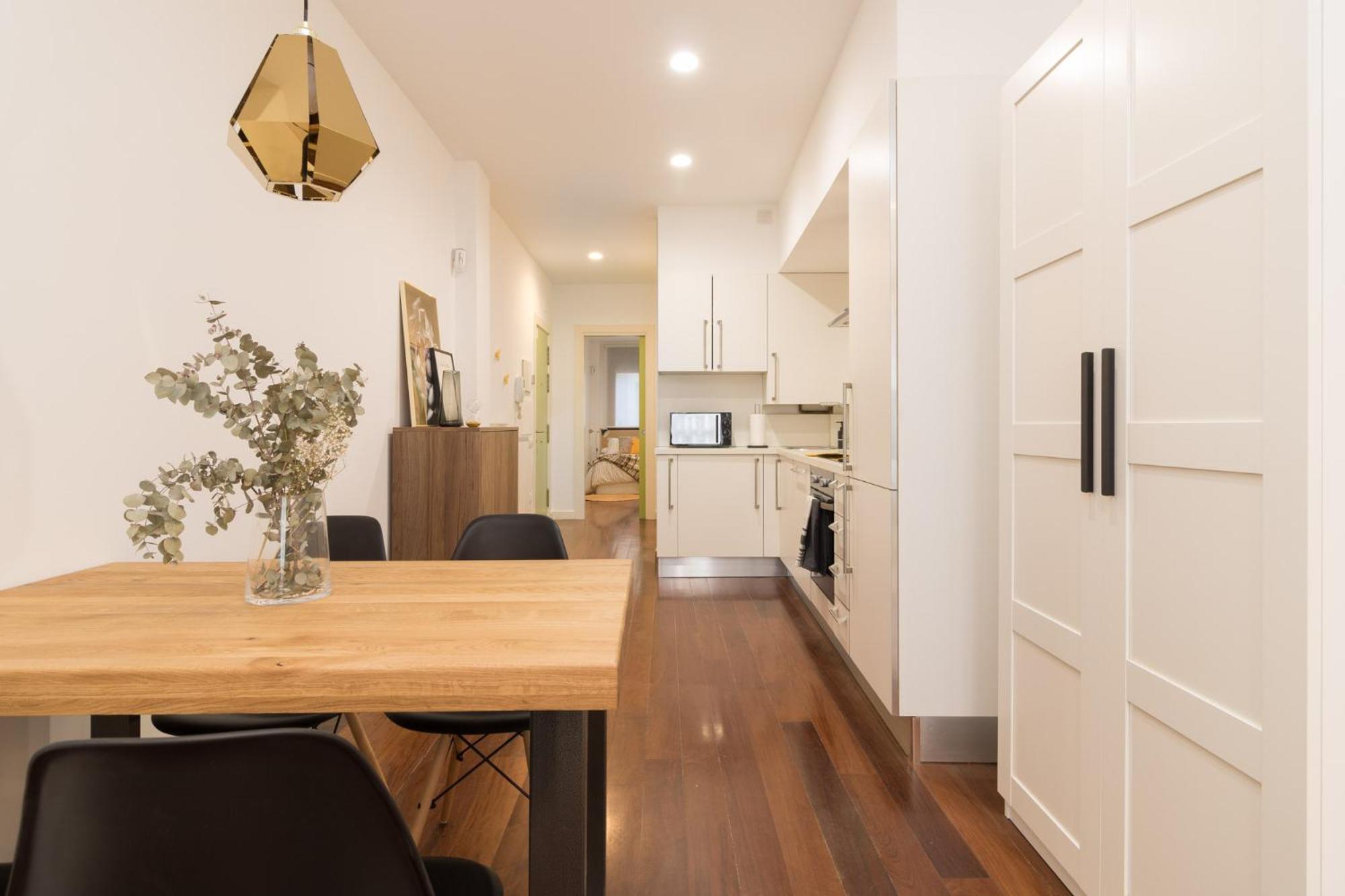 Apartment with Balcony - Photo 9