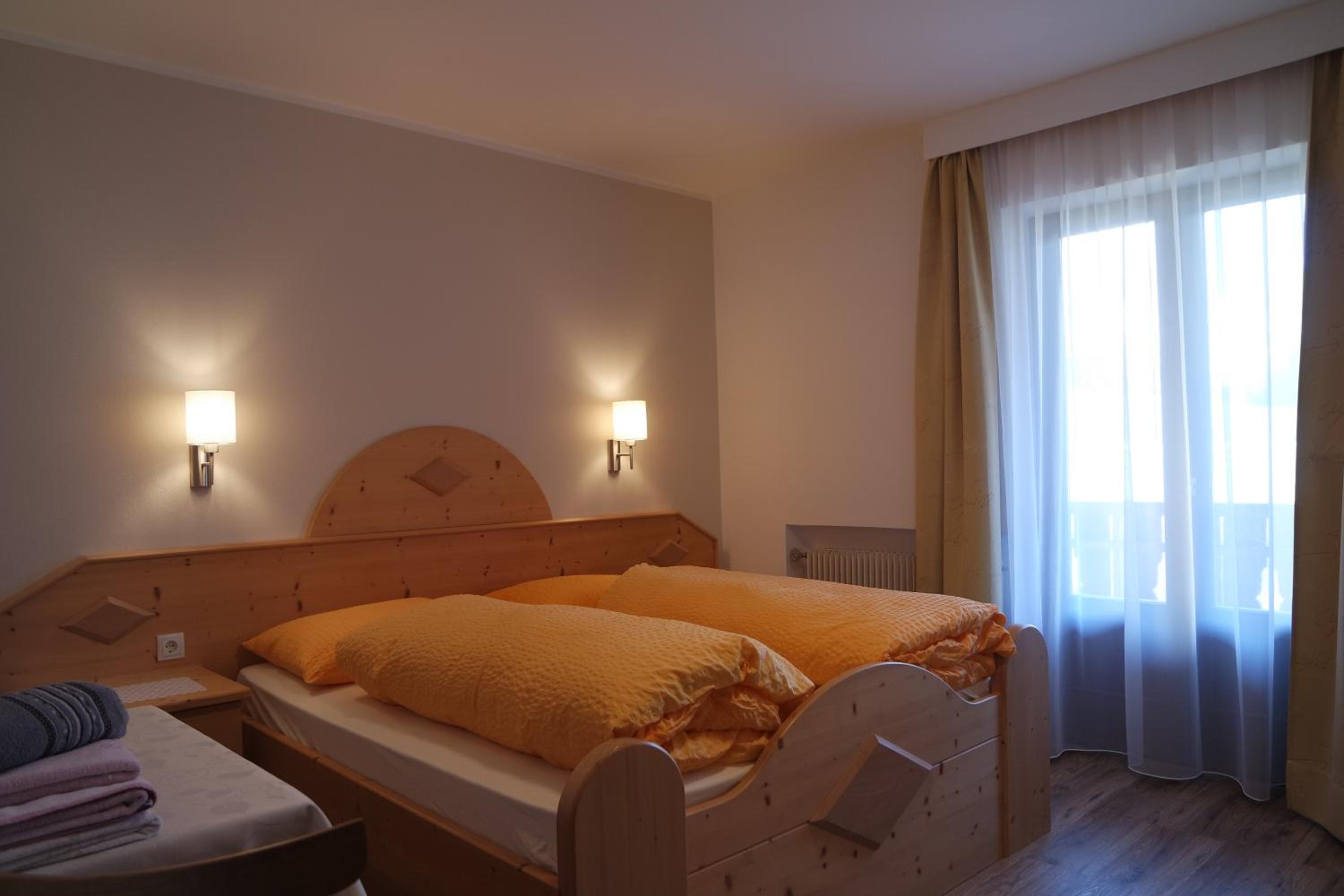 Double Room with Balcony - Photo 5