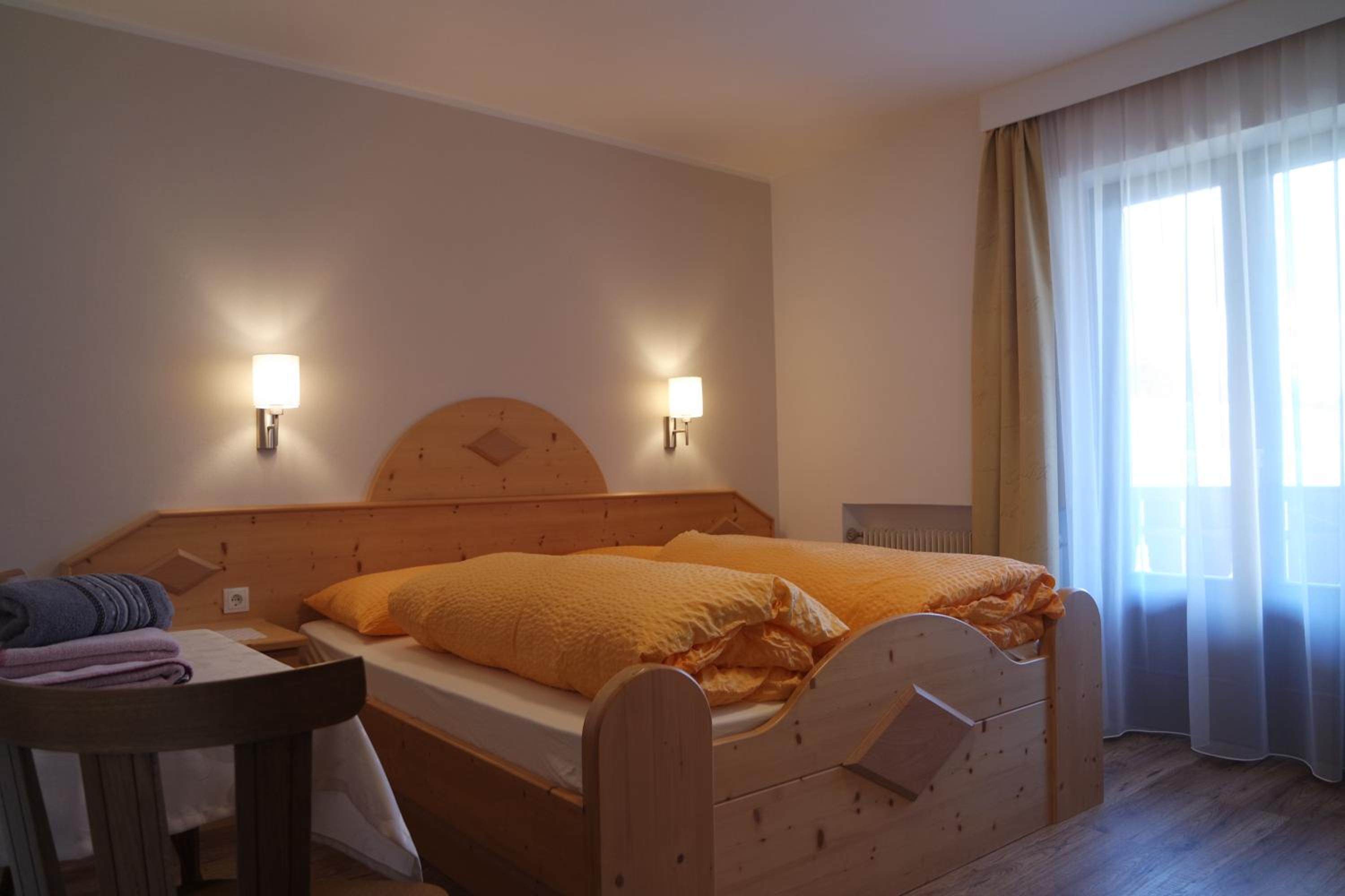 Double Room with Balcony - Photo 4