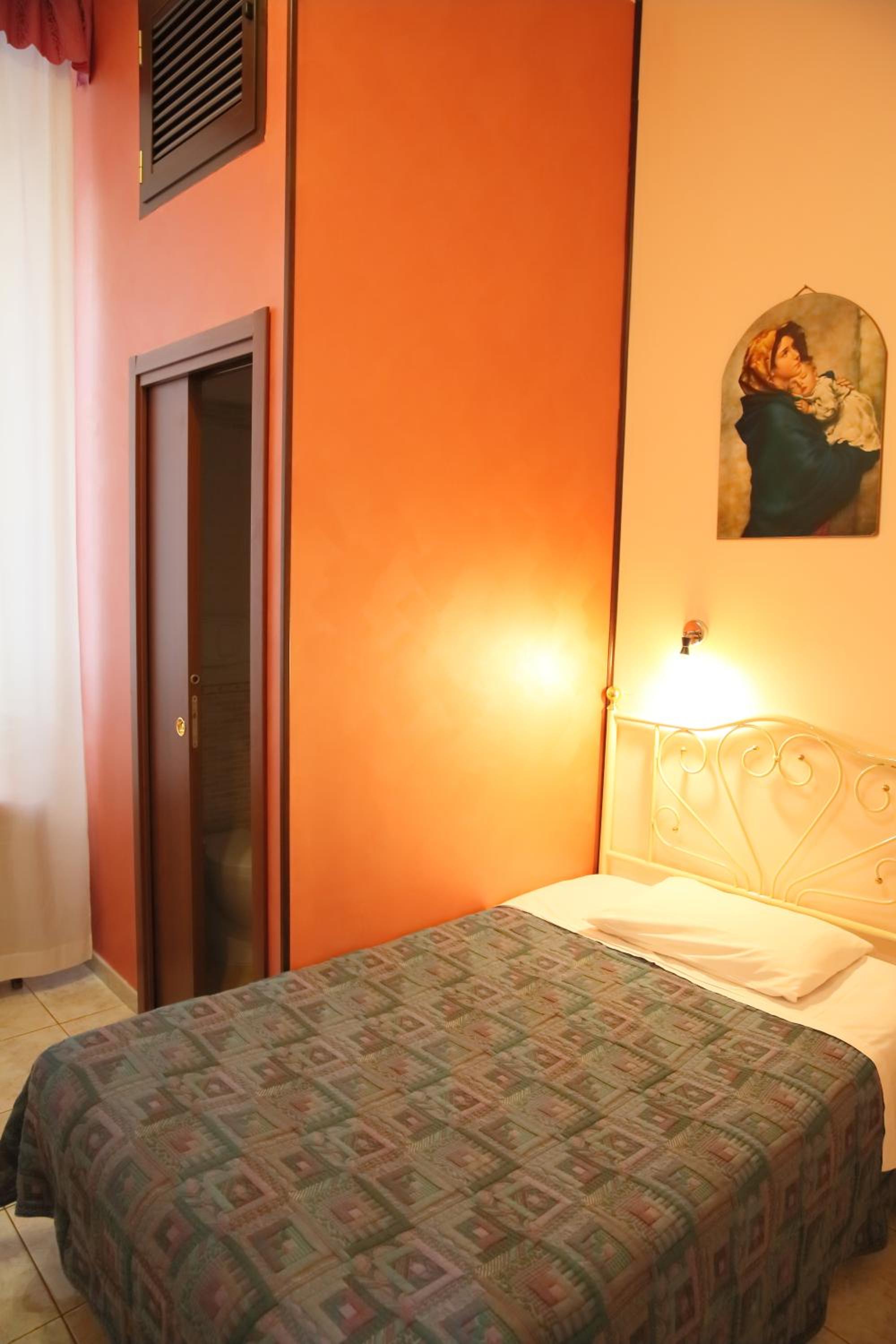 Economy Single Room photo 2