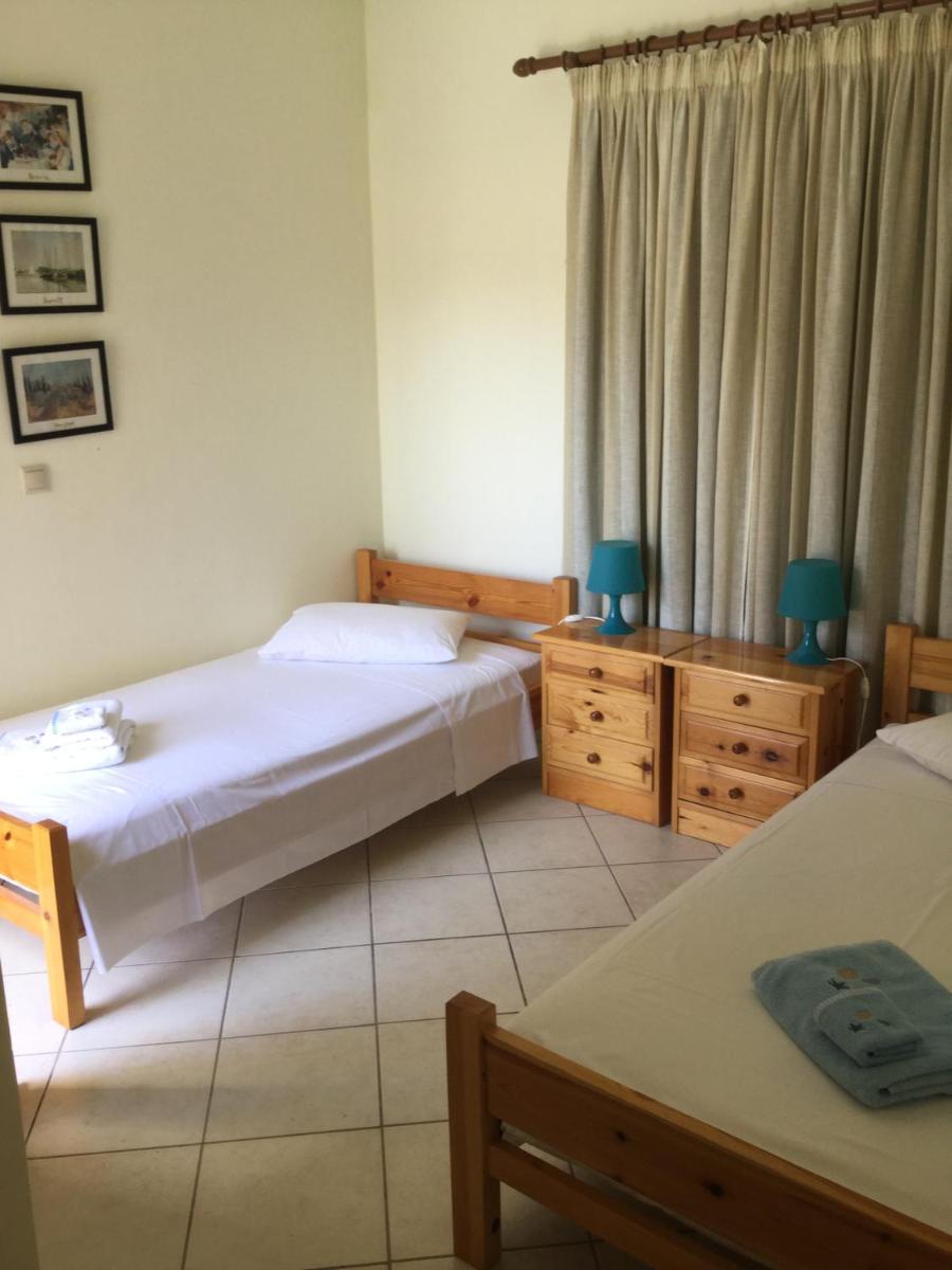 Villa photo 2