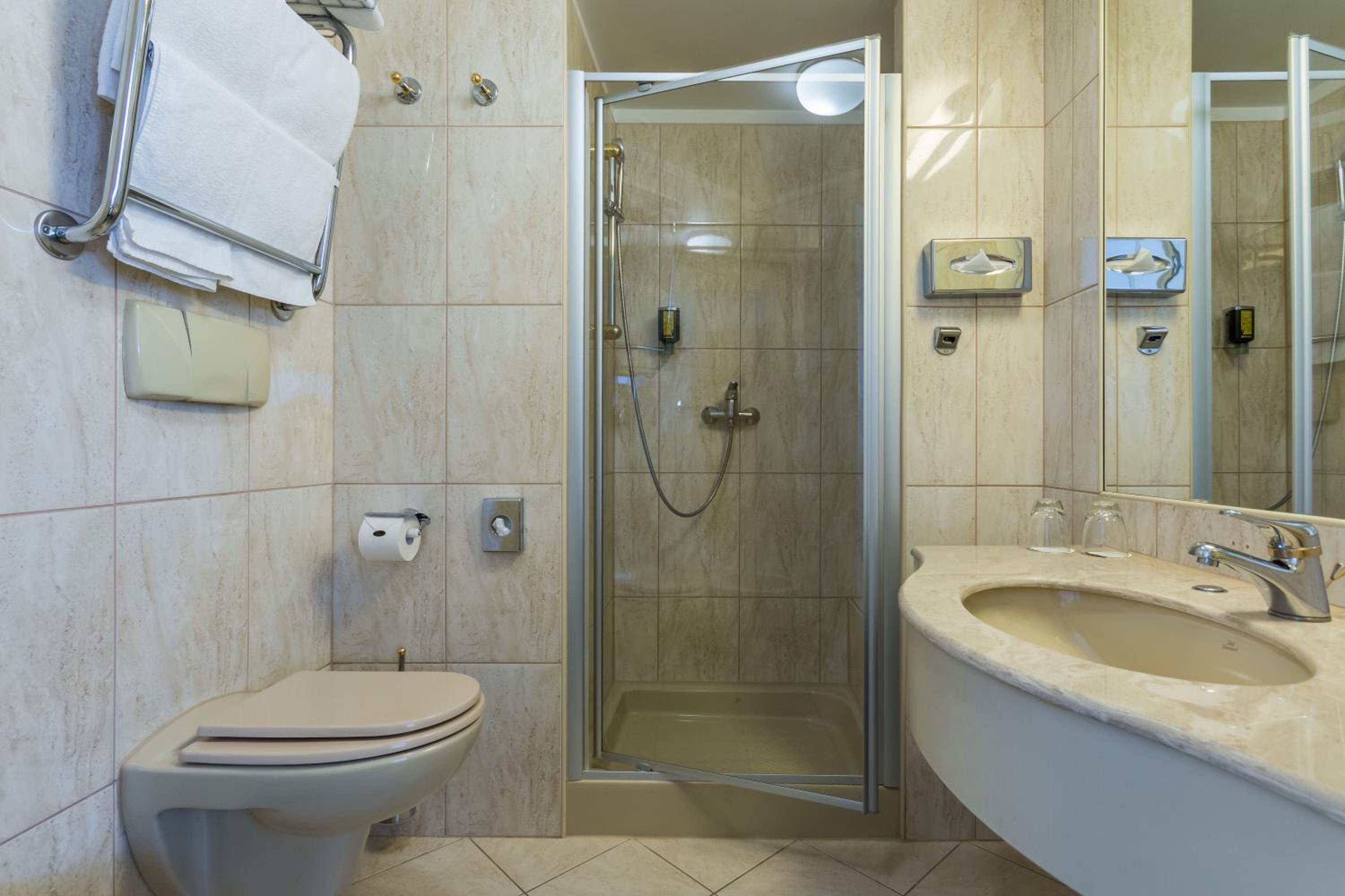 Standard Double Room - Photo 3