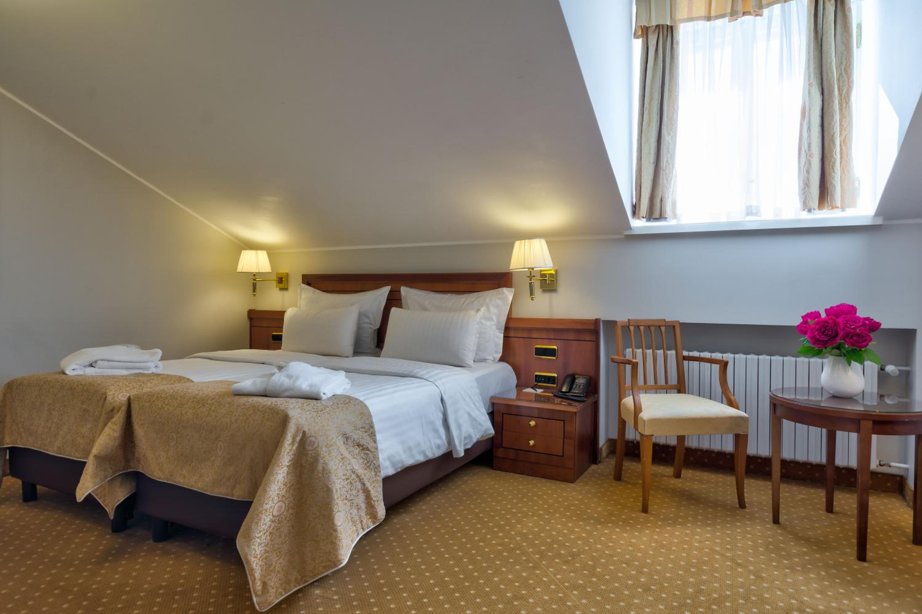 Superior Twin Room - Photo 1
