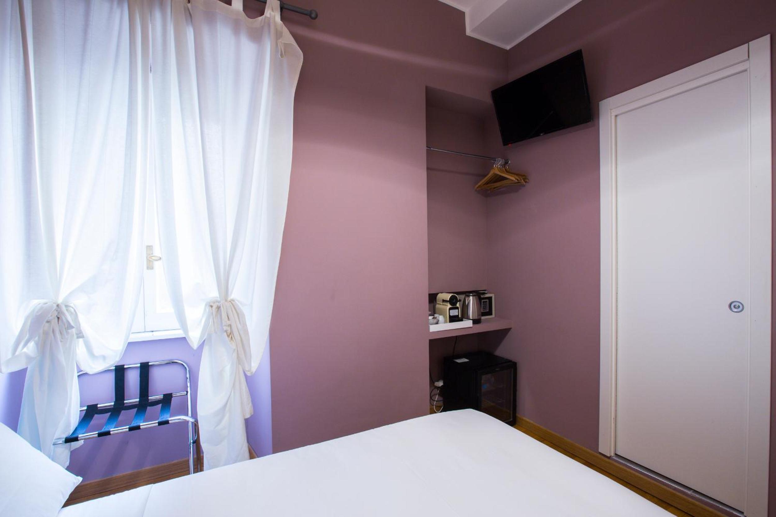 Small Double Room photo 1